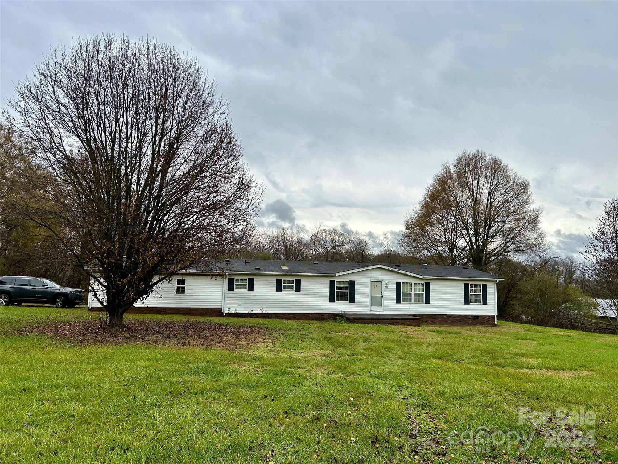 221 Avon Park Lane