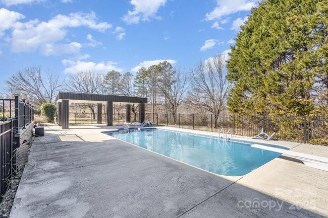 2102 Sipe Road