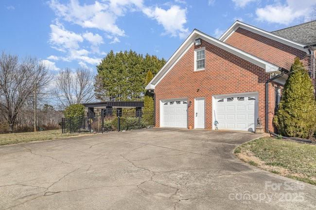 2102 Sipe Road