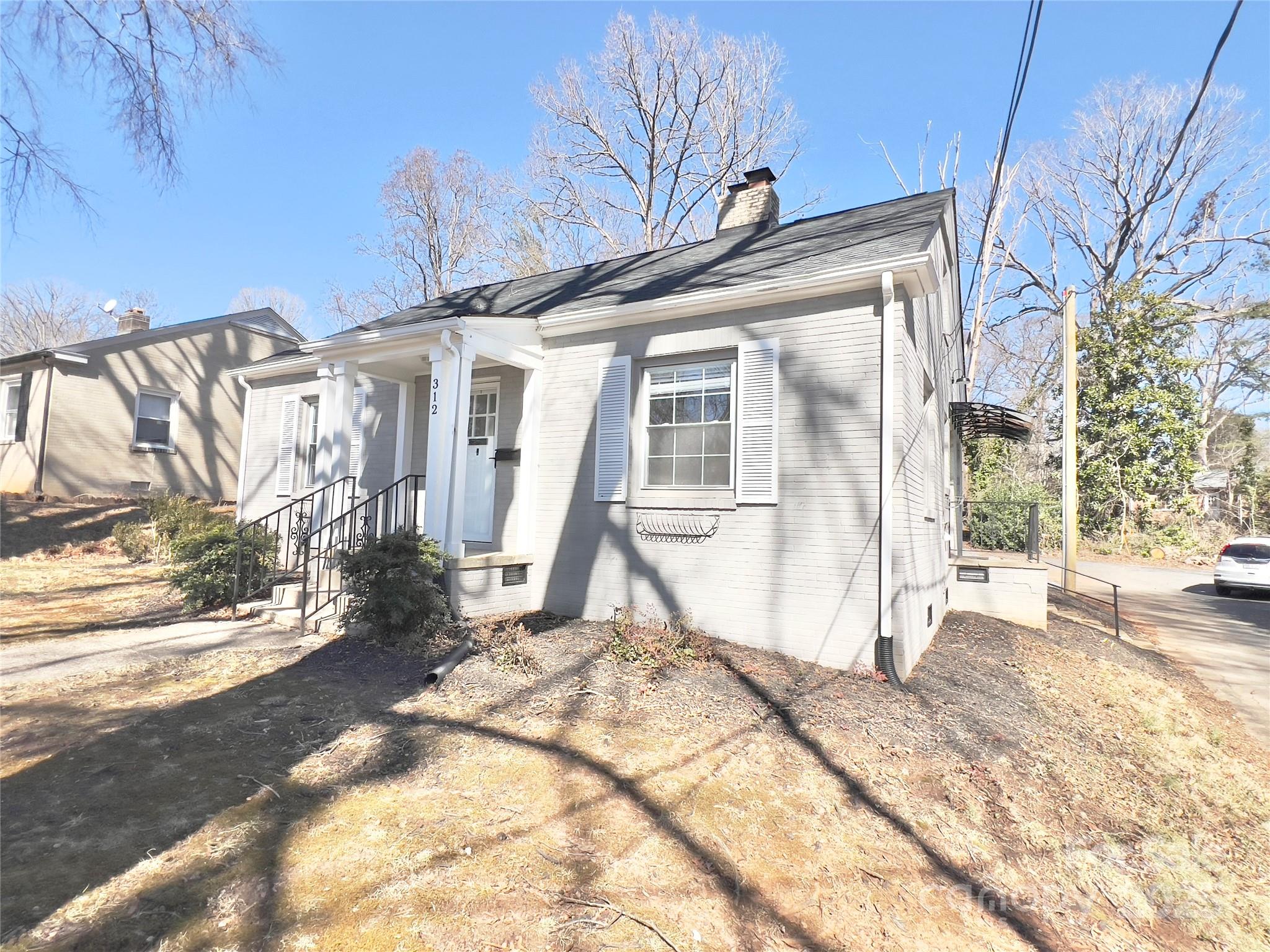 312 Sharon Avenue NW