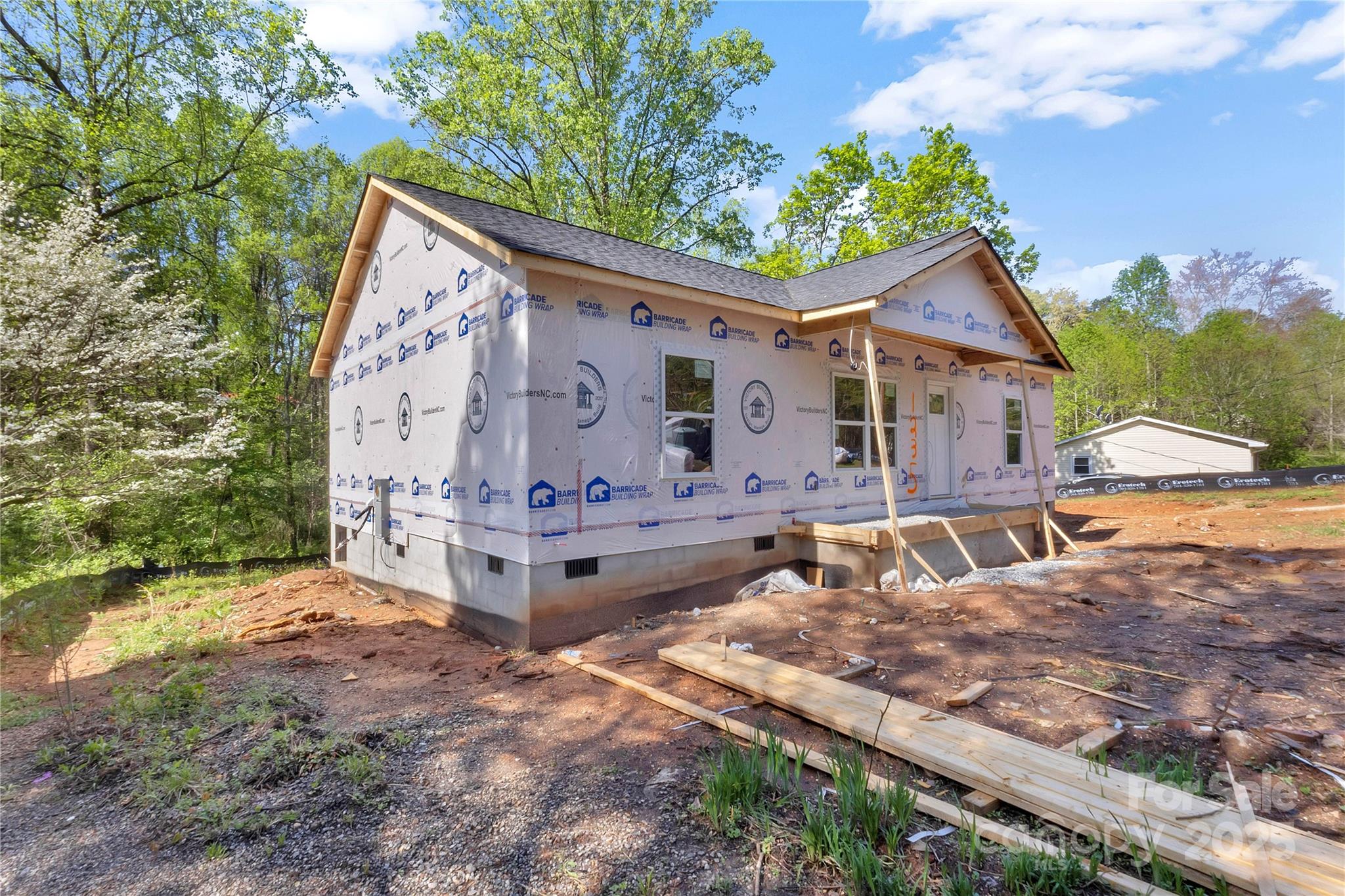 1235 E Poplar Street