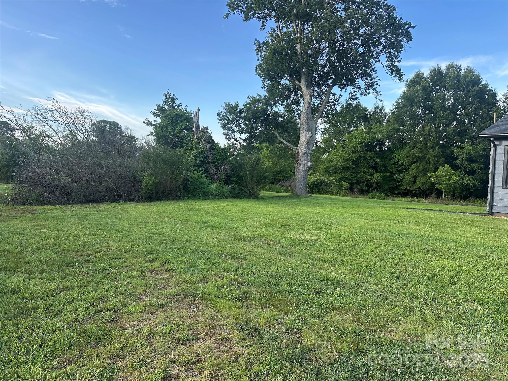 60 White Oaks Drive