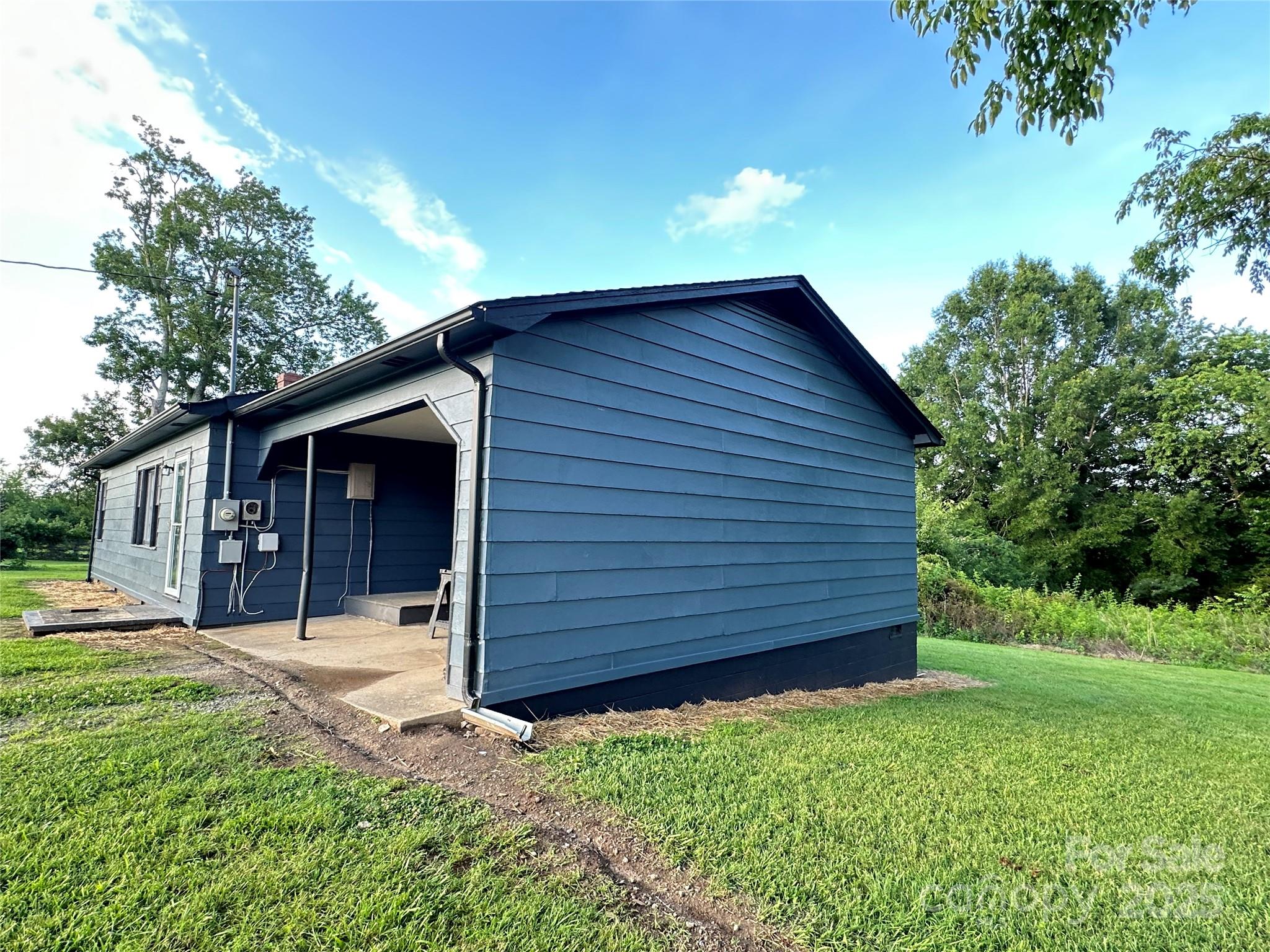 60 White Oaks Drive