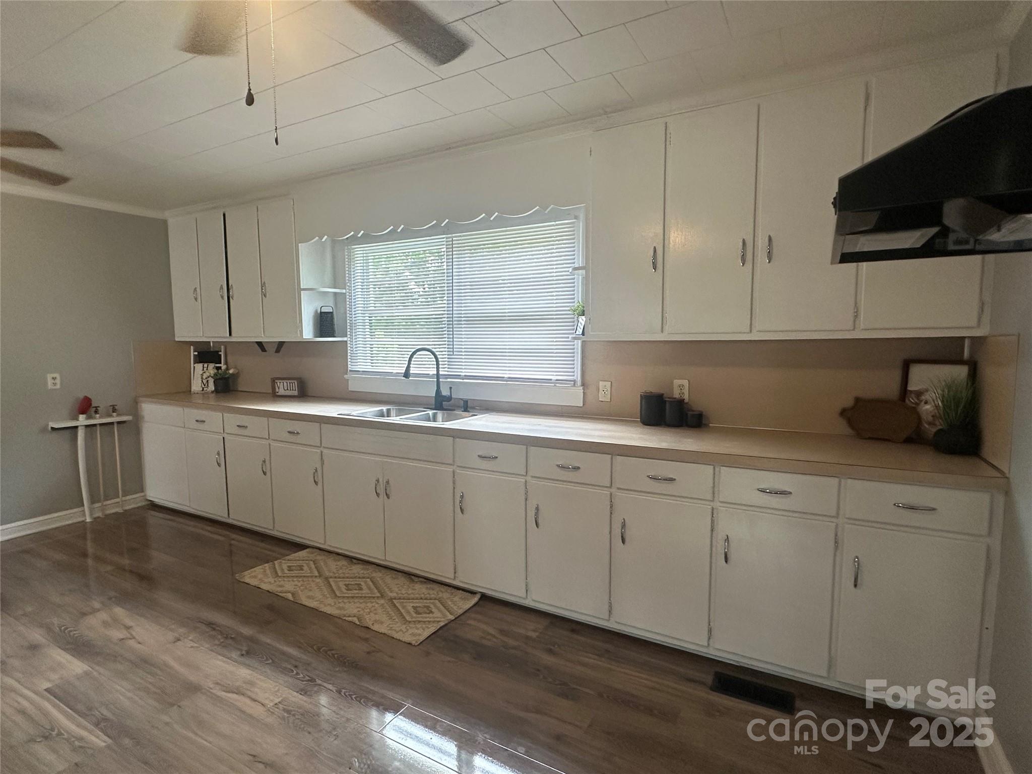 60 White Oaks Drive