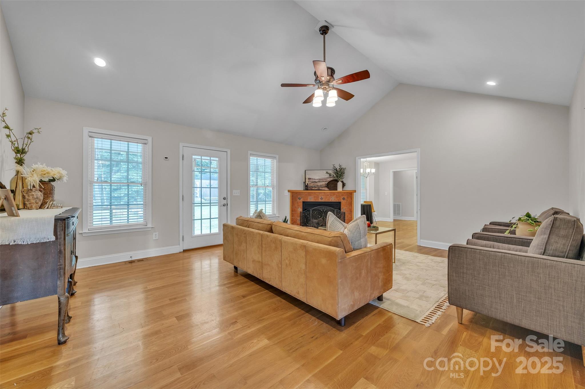 288 Grapevine Circle