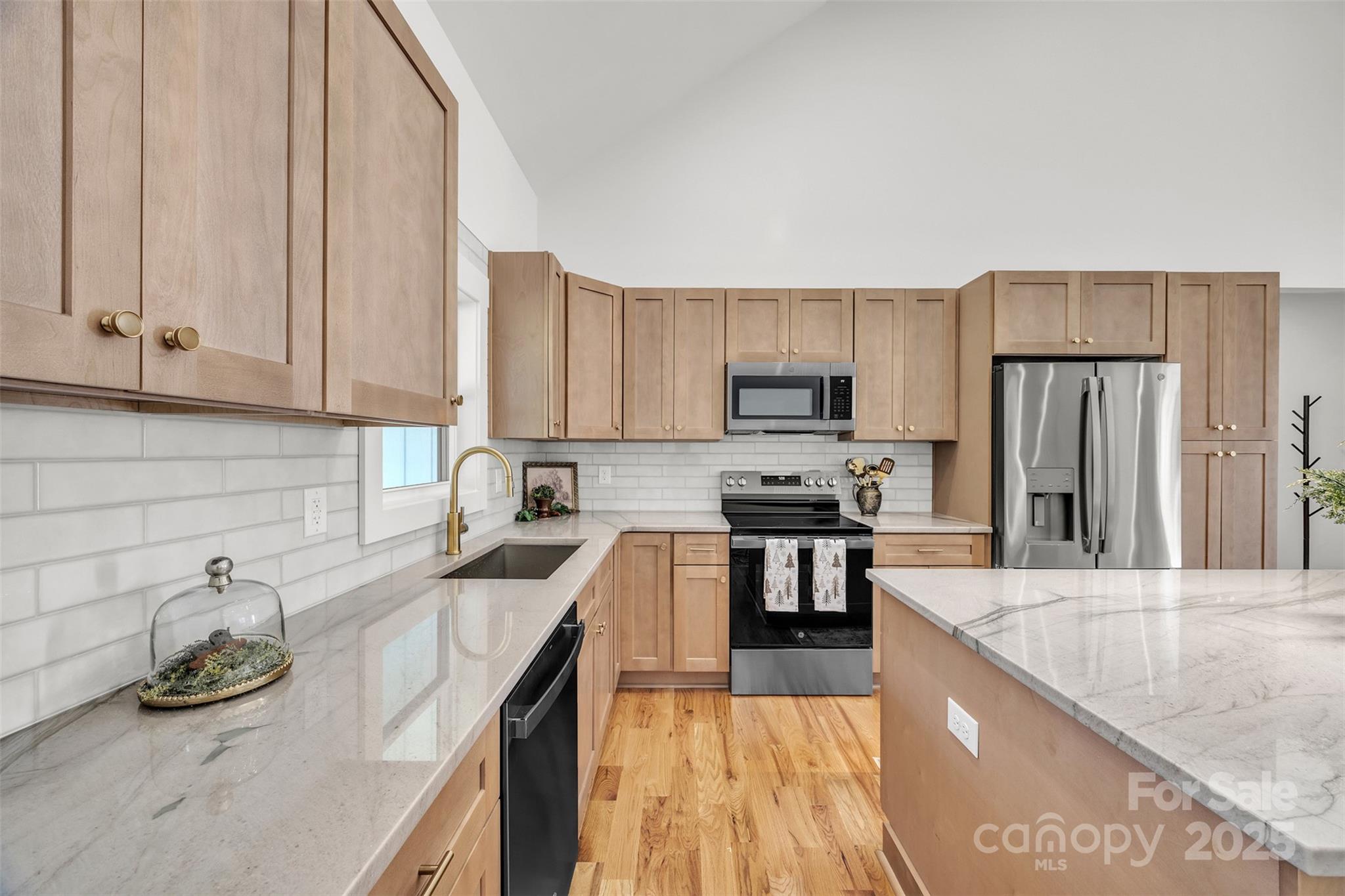 77 2nd Avenue SE