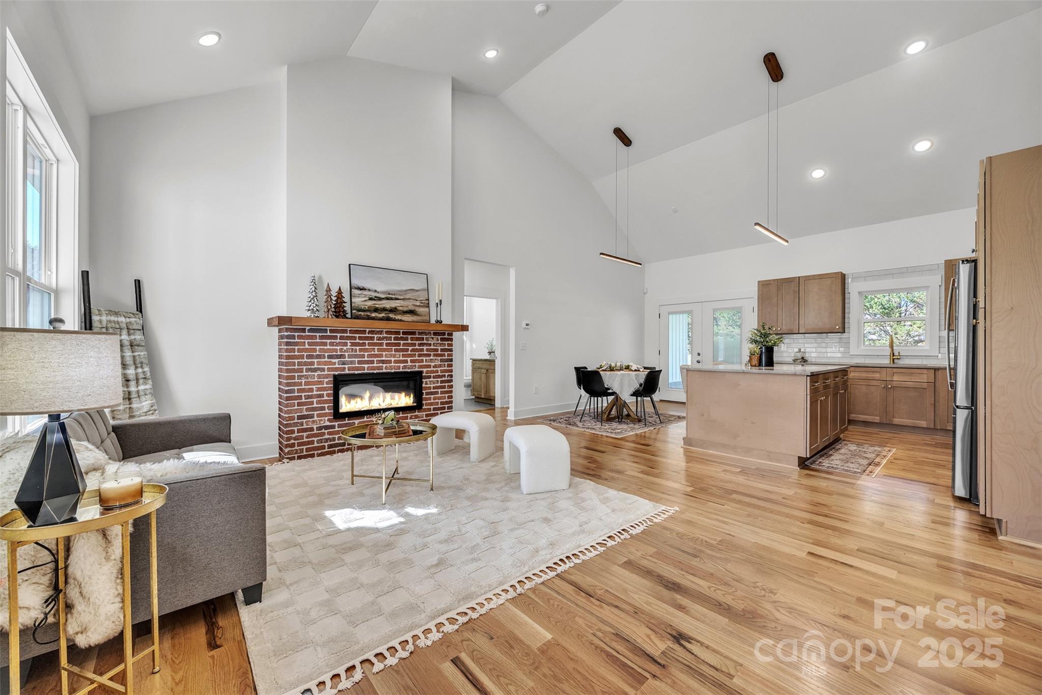 77 2nd Avenue SE