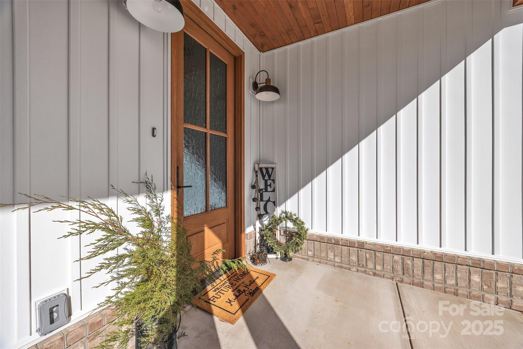 77 2nd Avenue SE