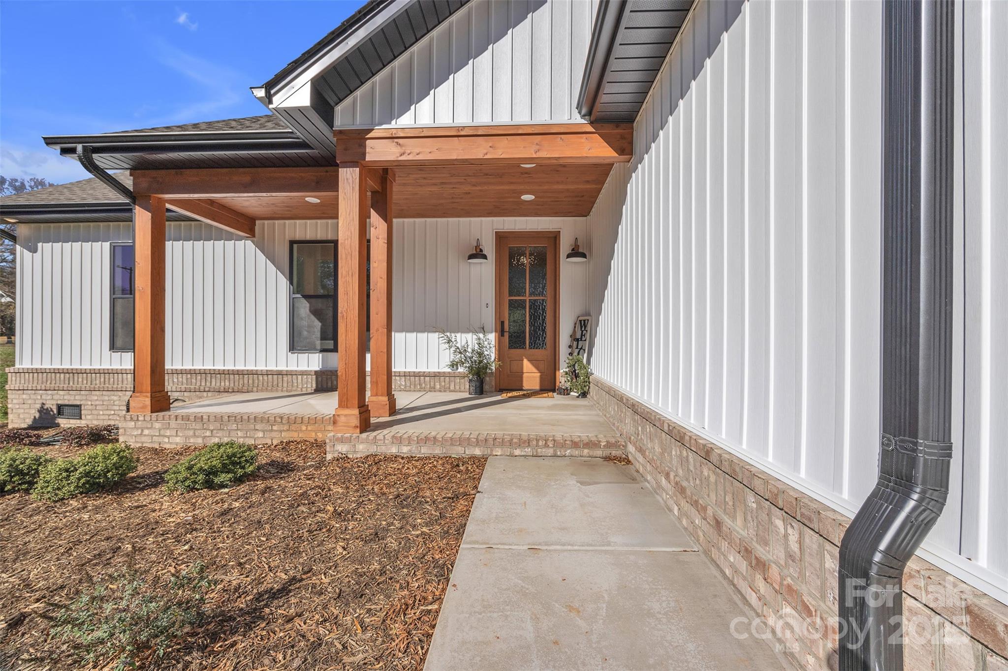 77 2nd Avenue SE