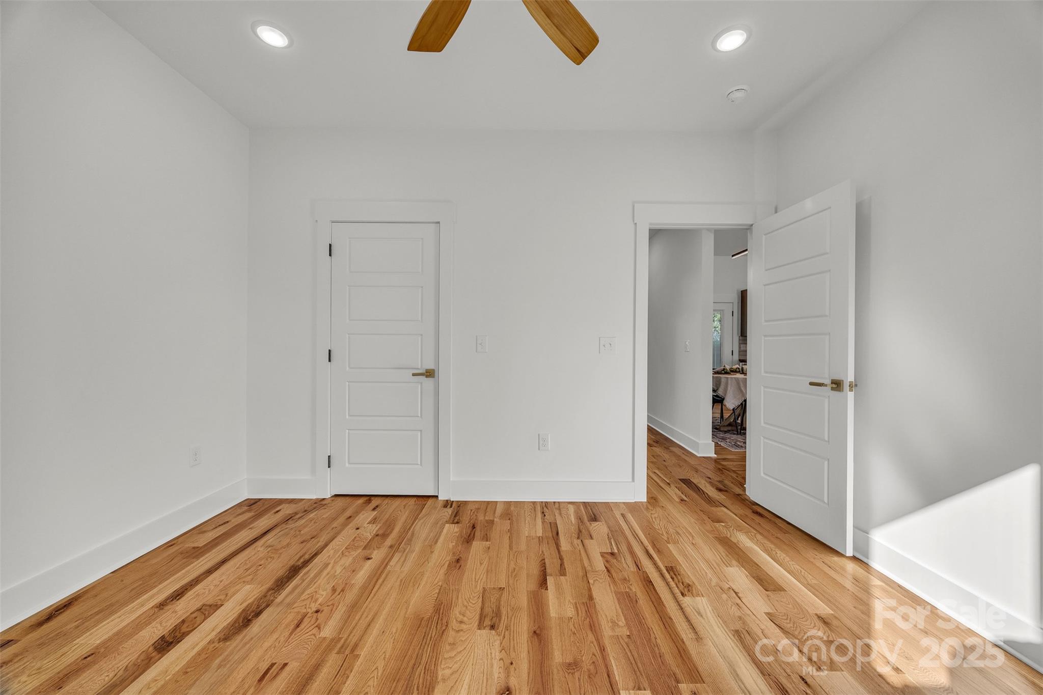 77 2nd Avenue SE