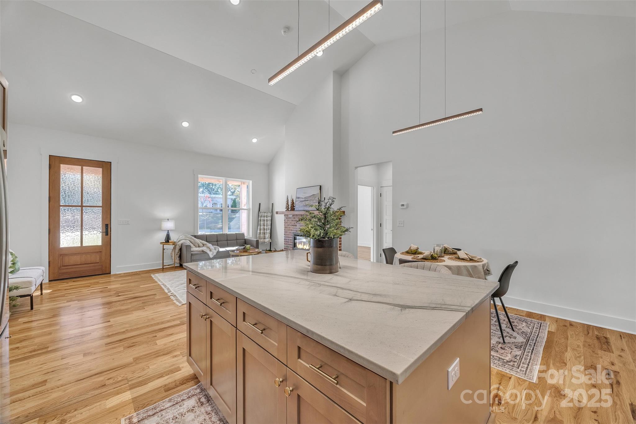 77 2nd Avenue SE