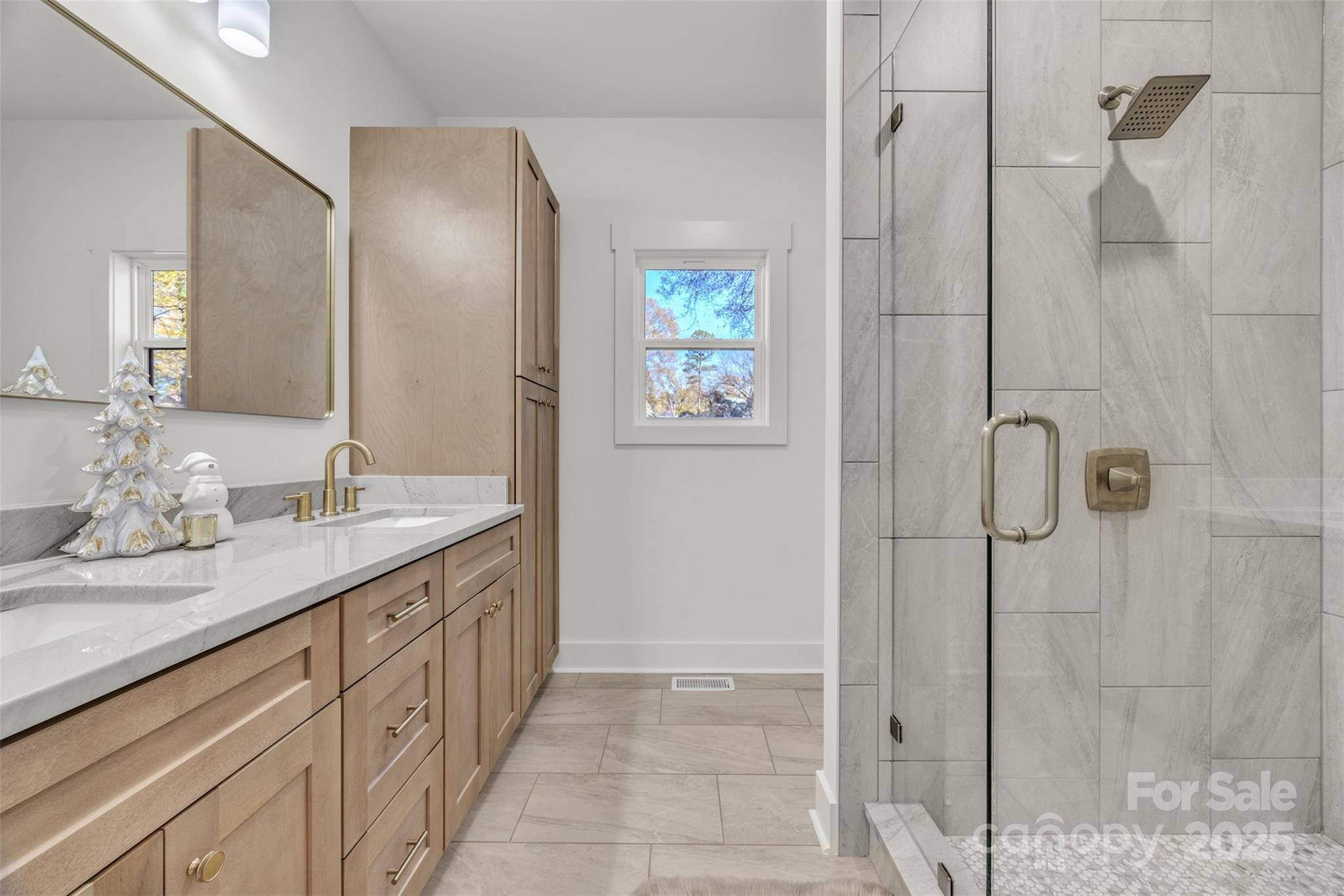 77 2nd Avenue SE