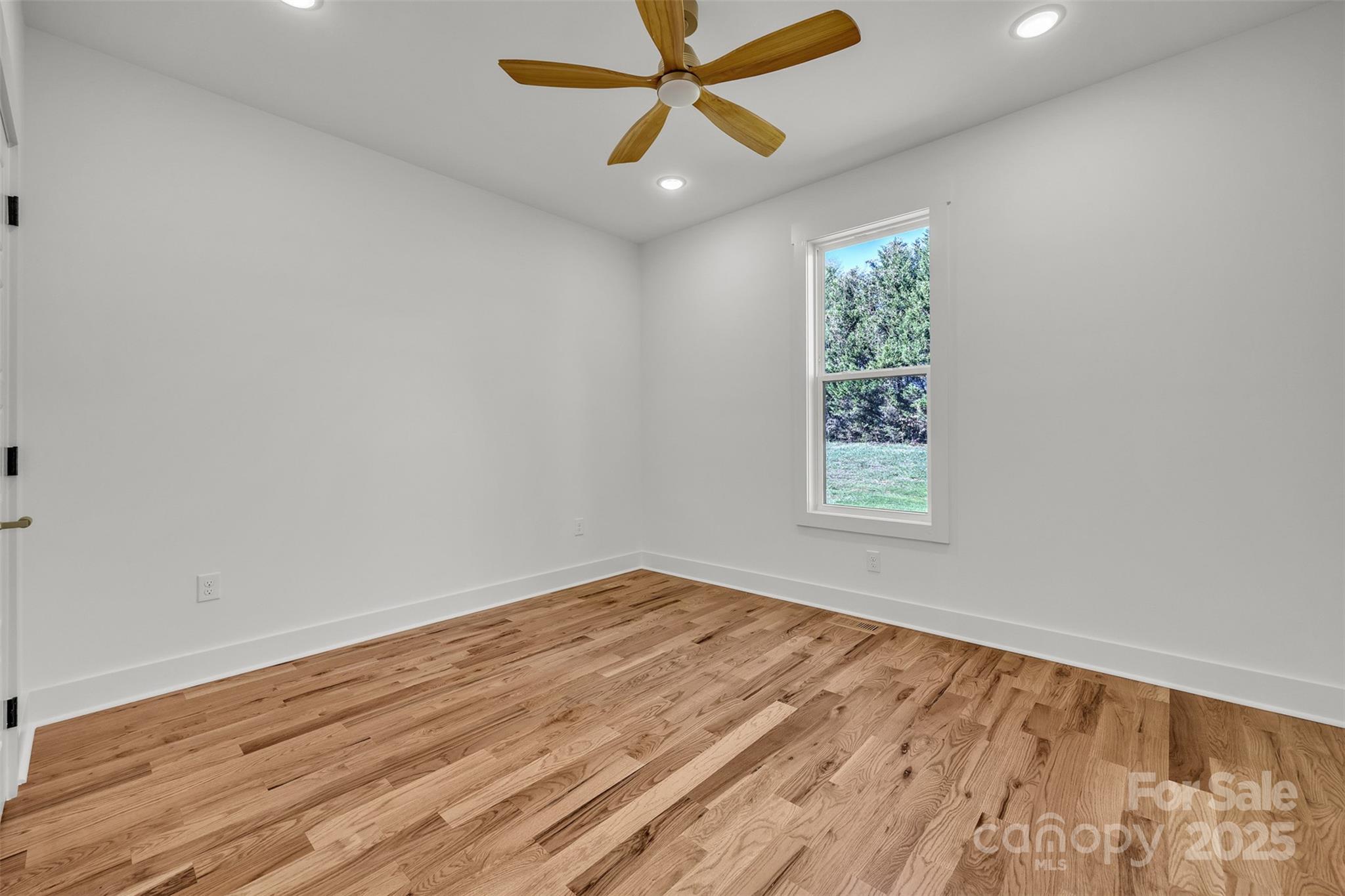 77 2nd Avenue SE