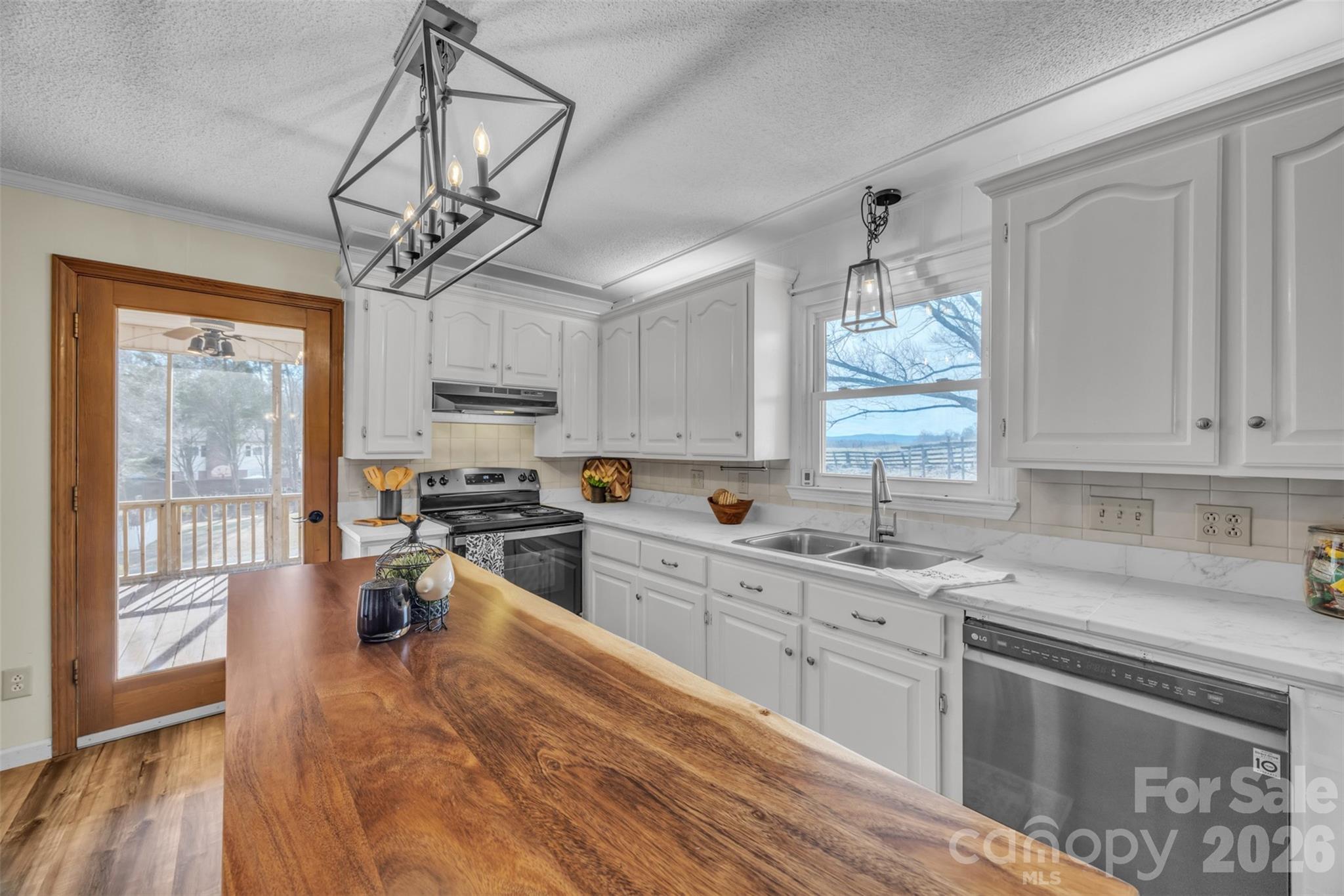 280 Forest Acres Lane