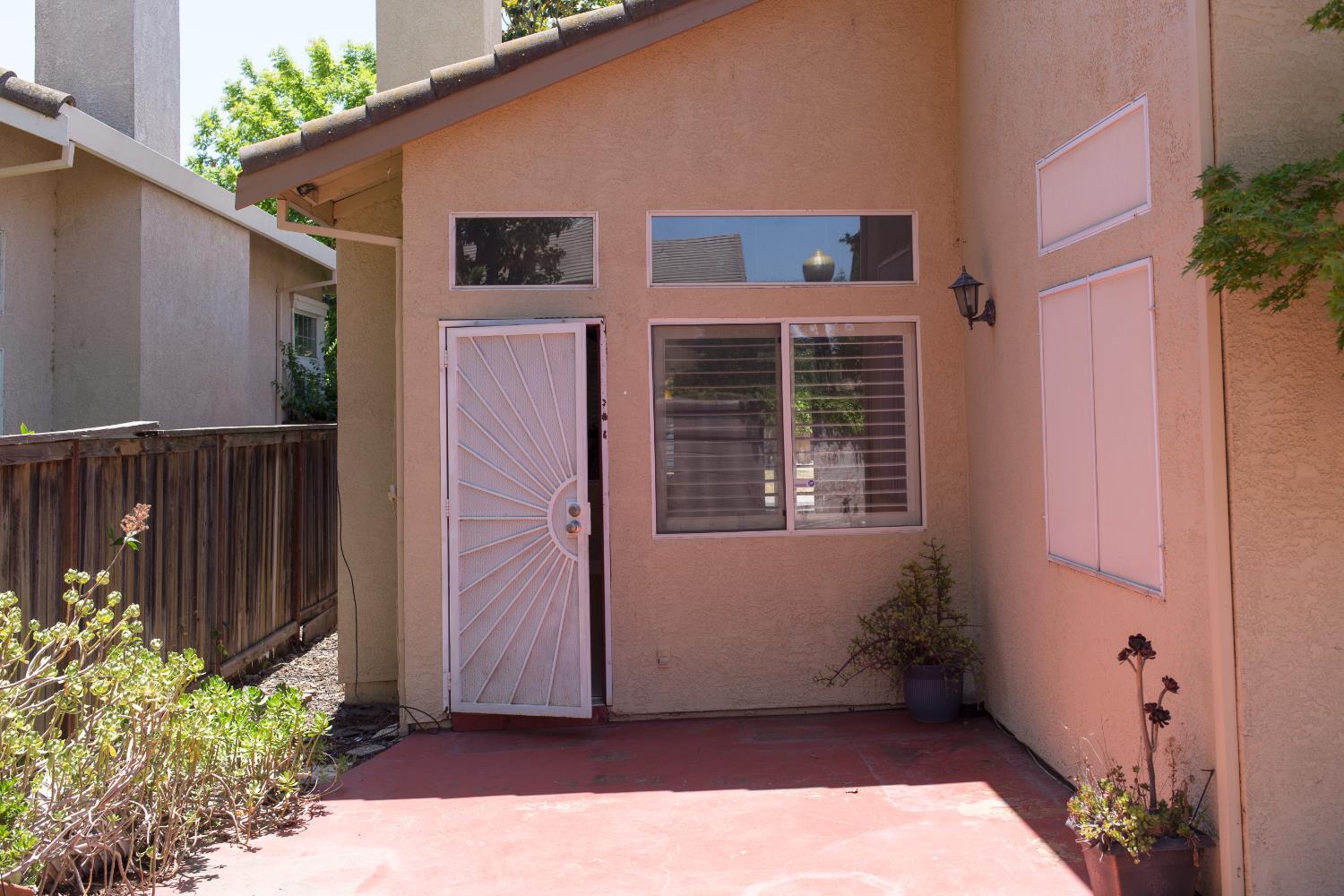 2807 Turnbuckle Circle