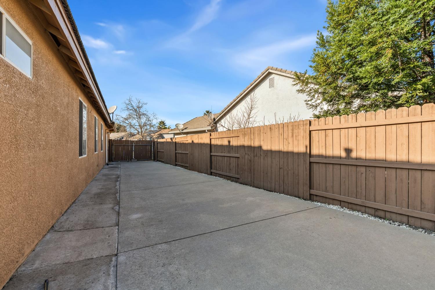 9184 Laguna Center Circle