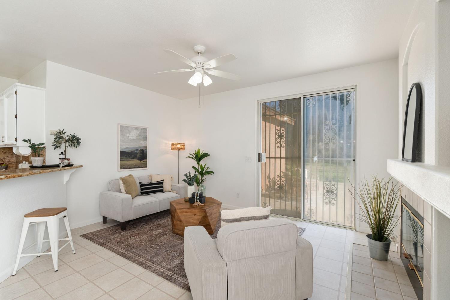 9184 Laguna Center Circle