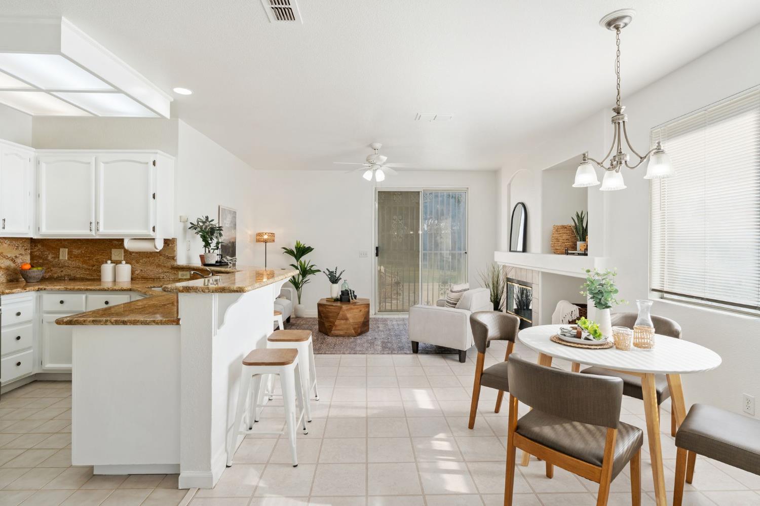 9184 Laguna Center Circle