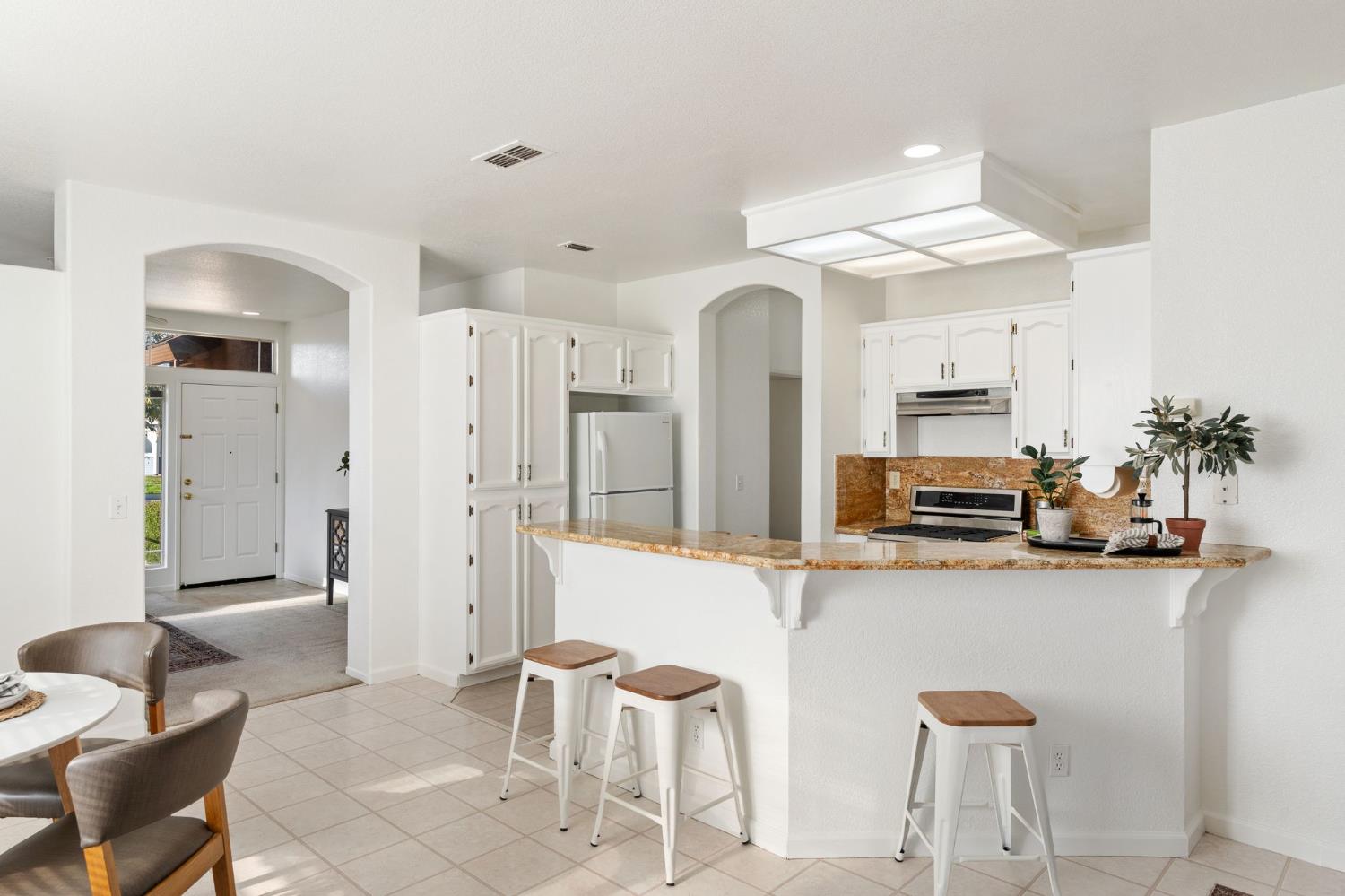 9184 Laguna Center Circle