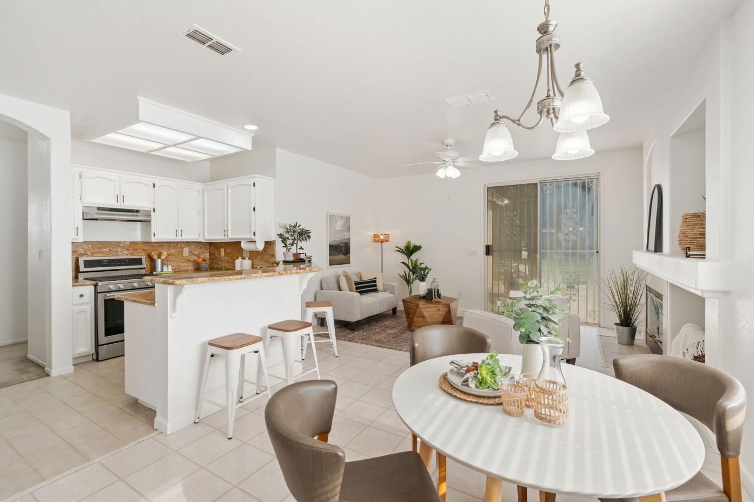 9184 Laguna Center Circle