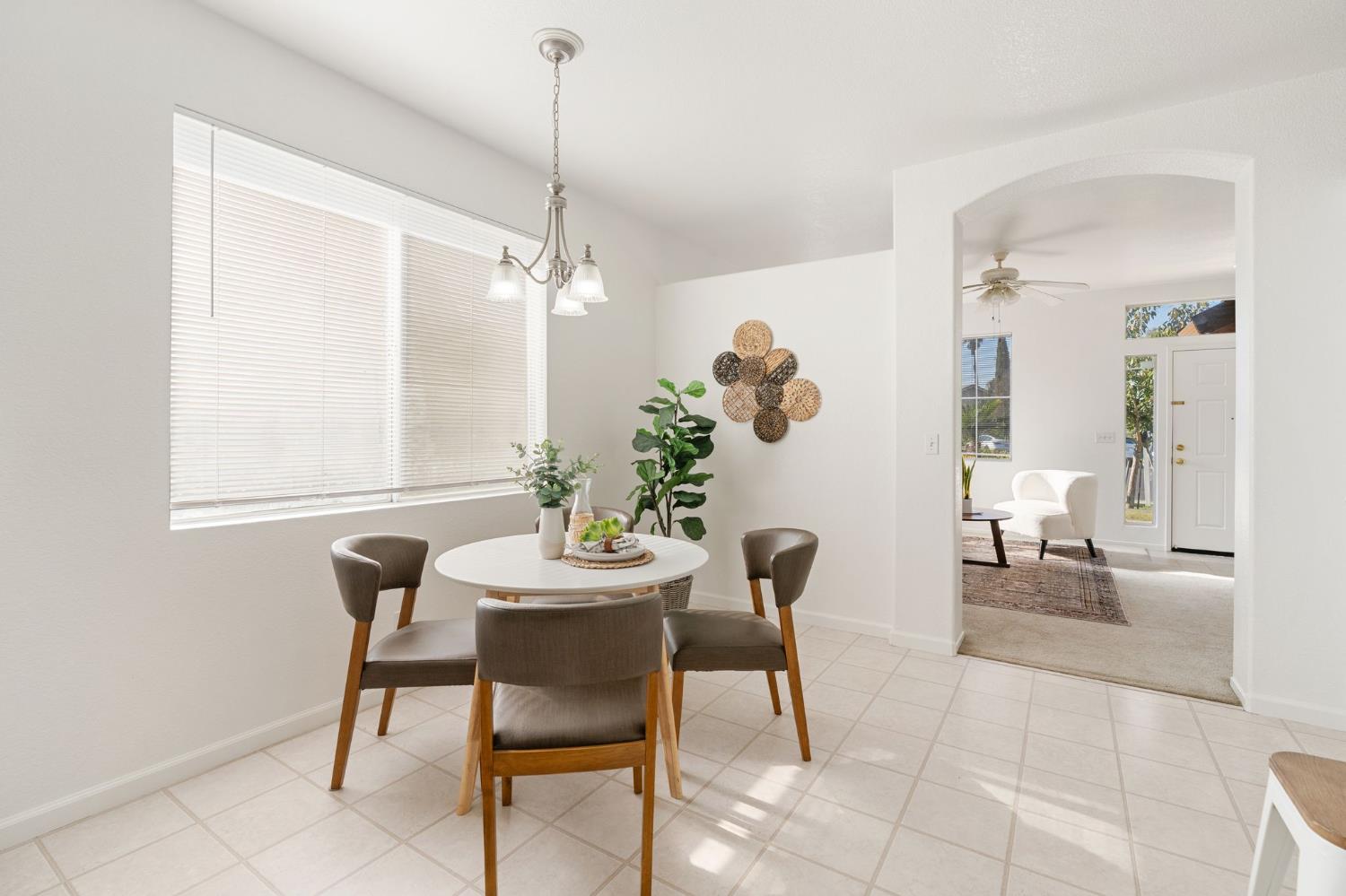9184 Laguna Center Circle