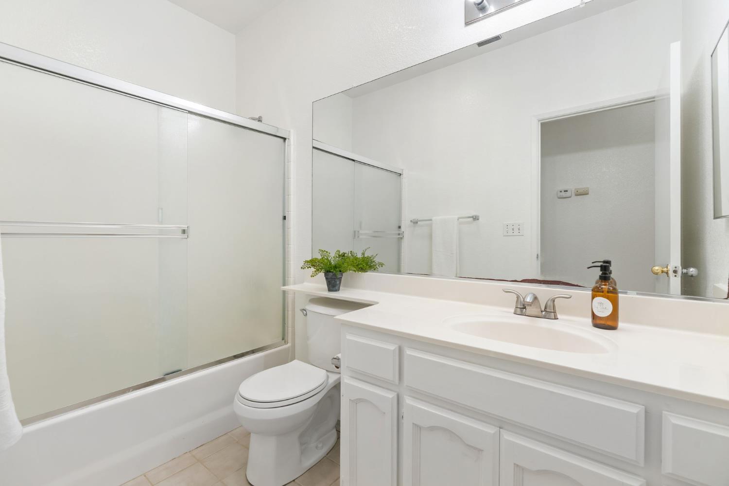 9184 Laguna Center Circle