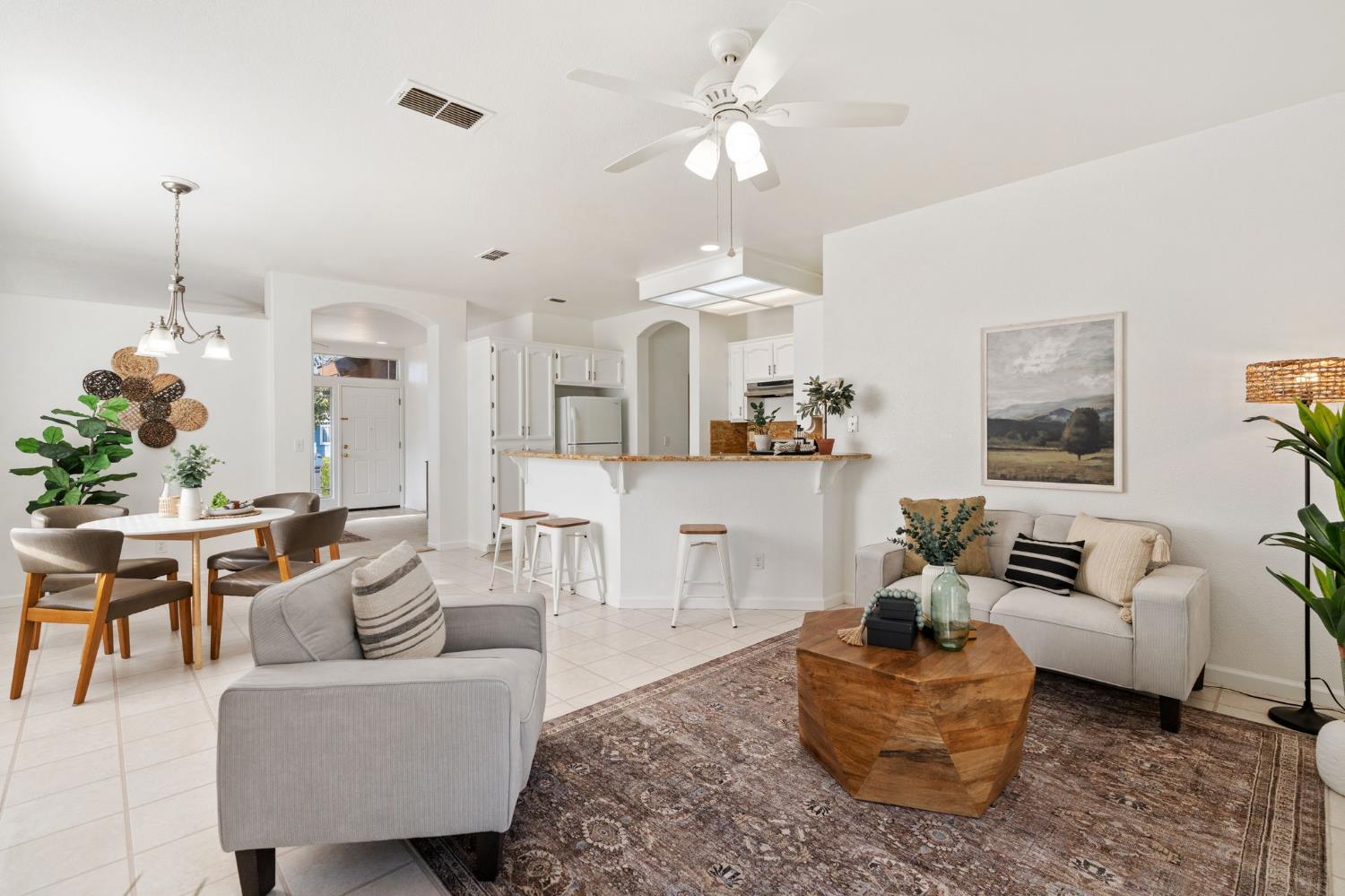 9184 Laguna Center Circle