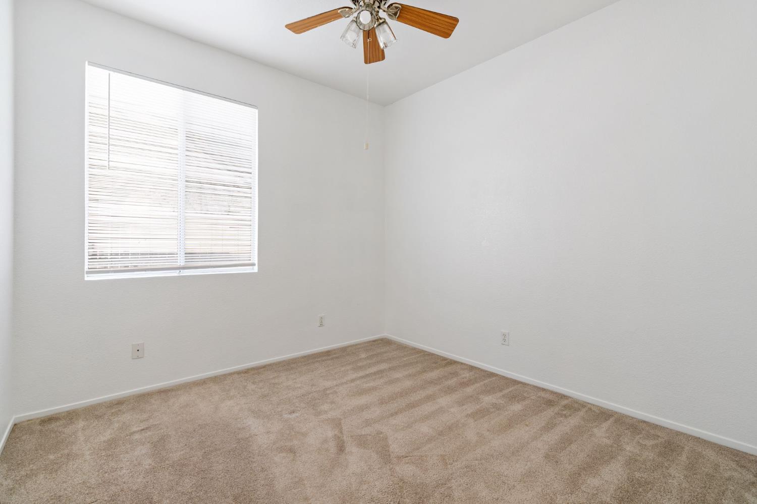 9184 Laguna Center Circle