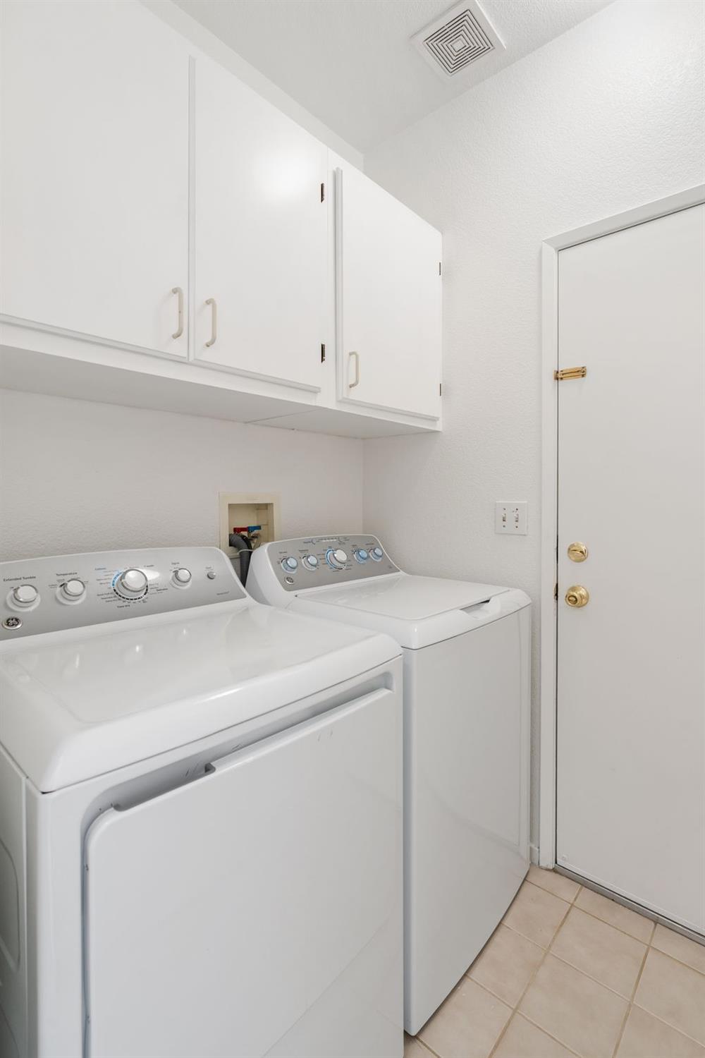 9184 Laguna Center Circle
