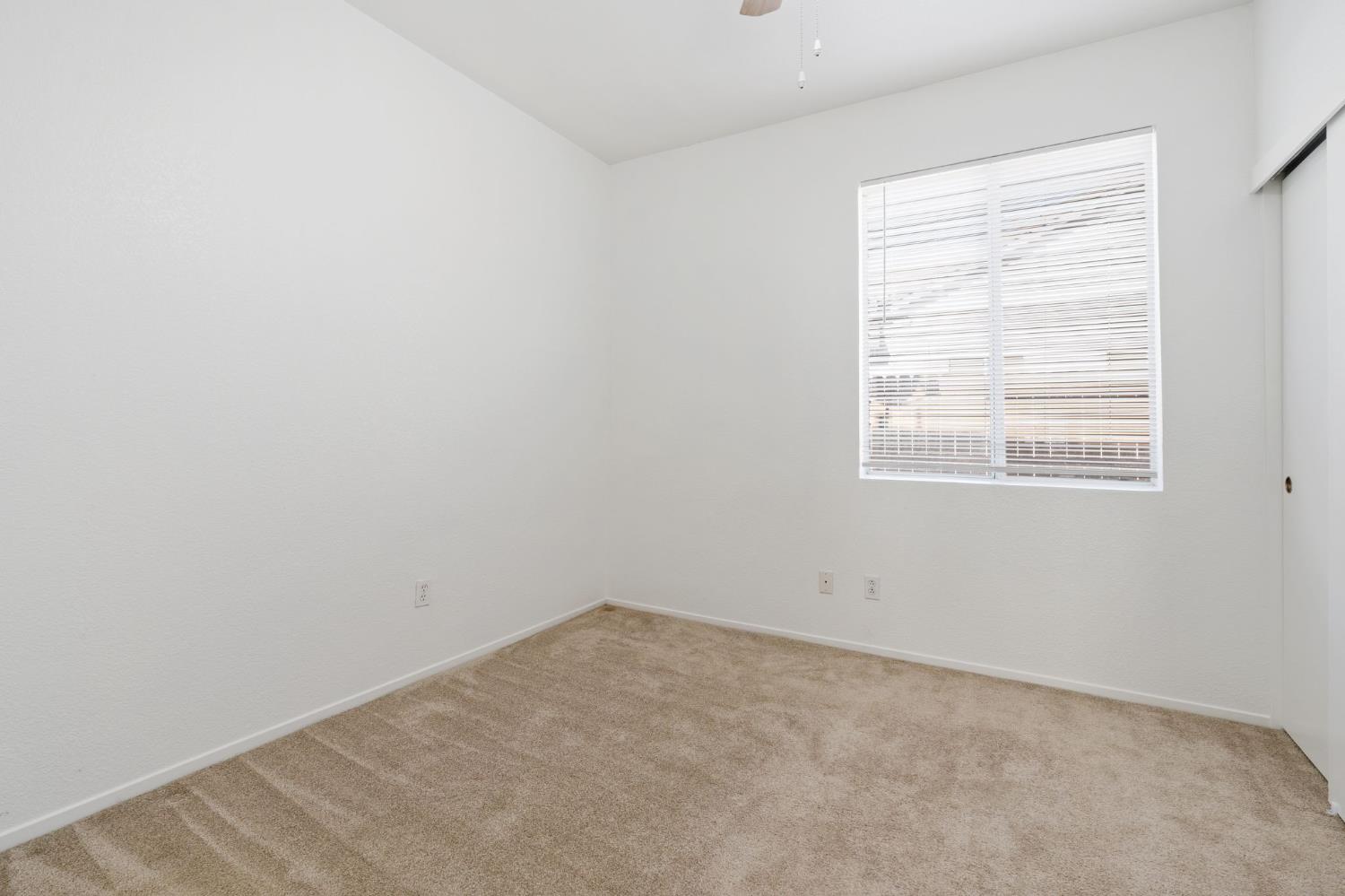 9184 Laguna Center Circle