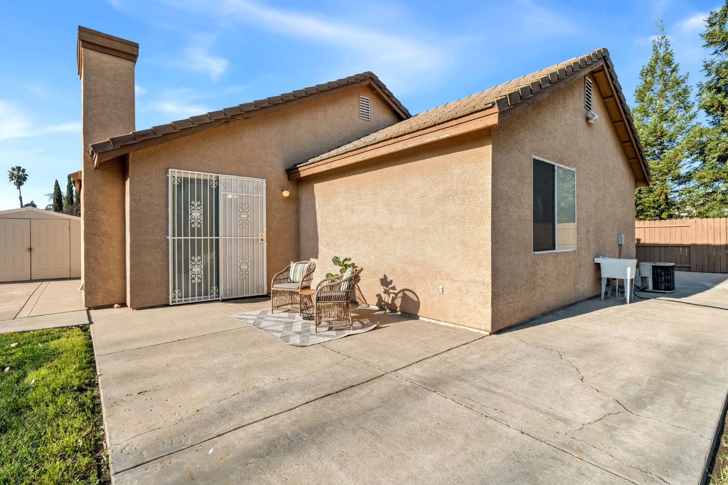9184 Laguna Center Circle