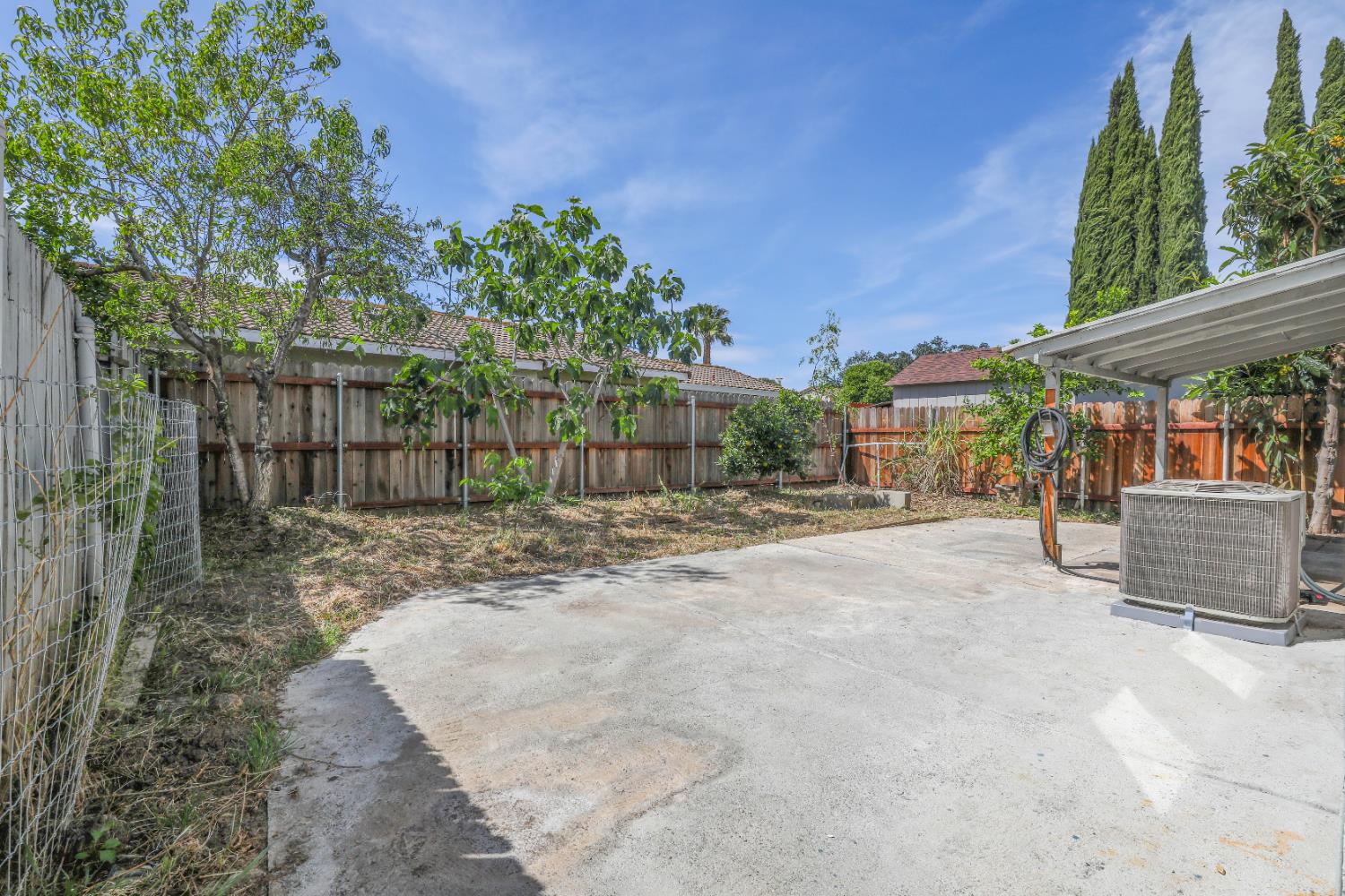 8104 Port Royale Way