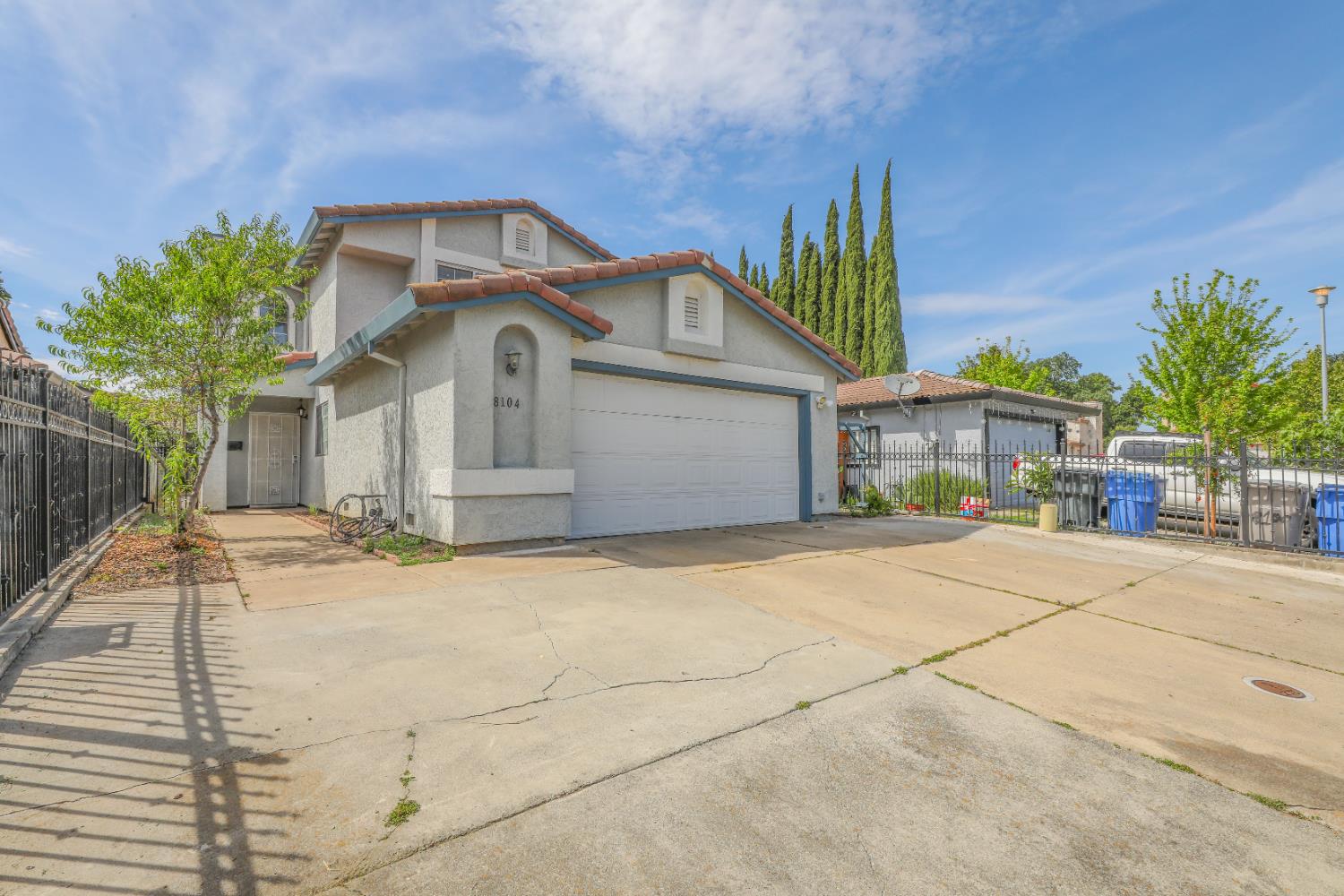 8104 Port Royale Way