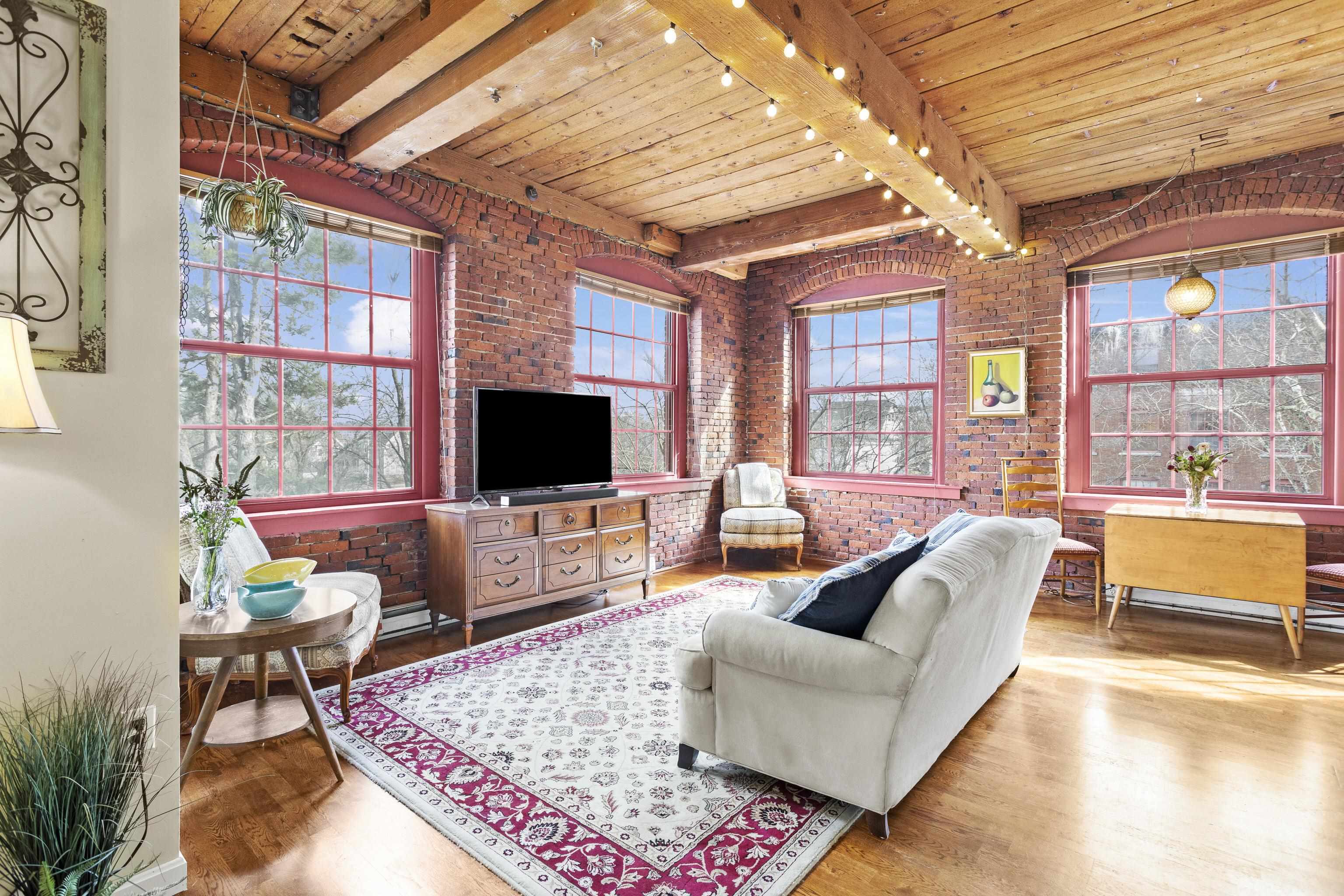 235 Cypress Street Unit: #3T
