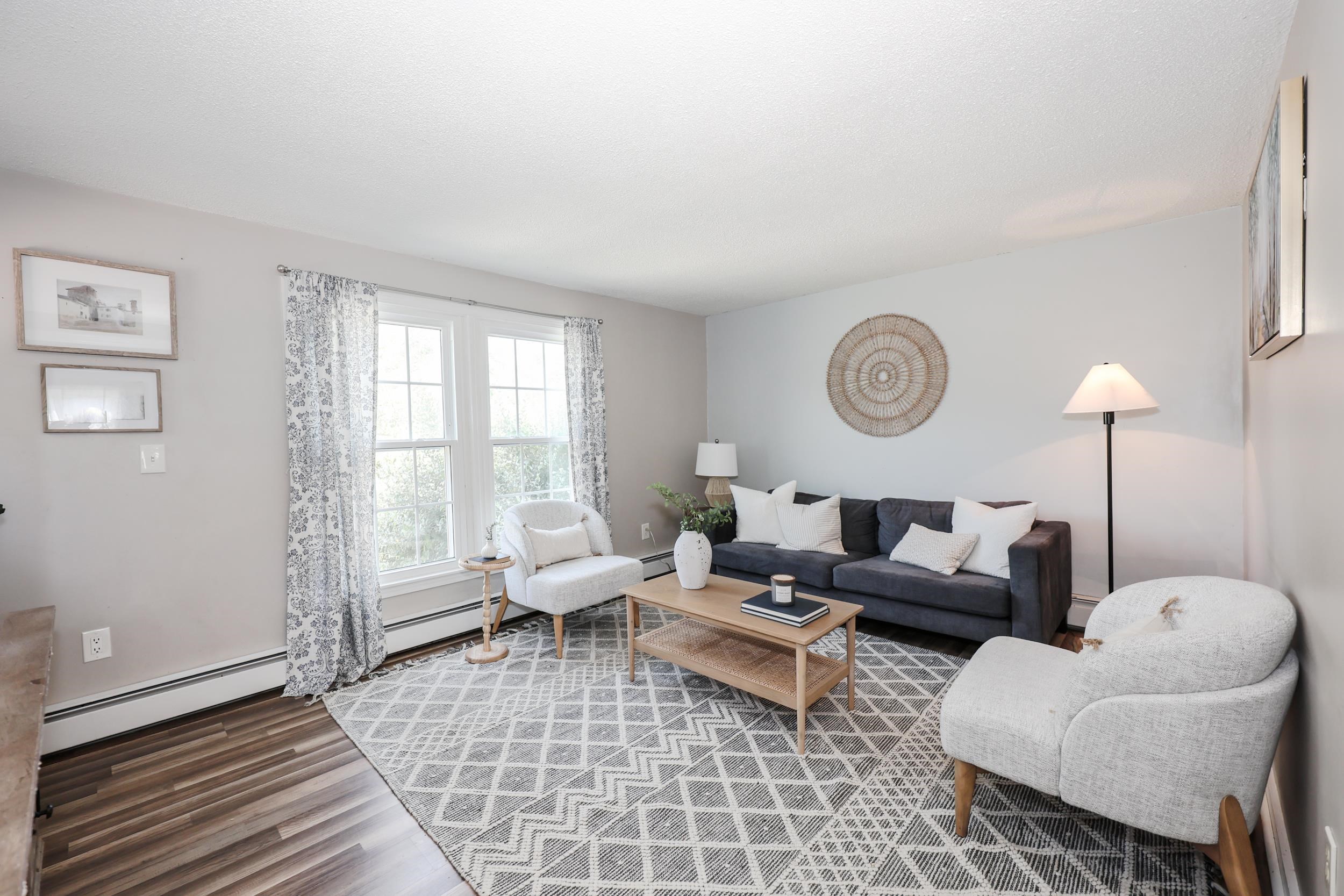 5 Richardson Drive Unit: R