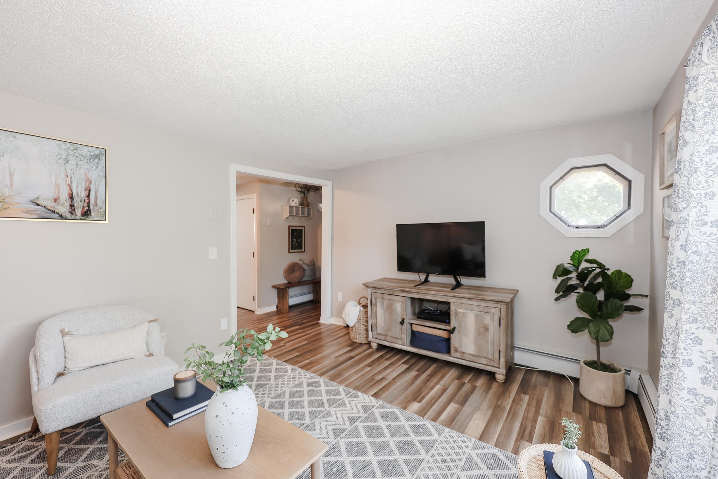 5 Richardson Drive Unit: R