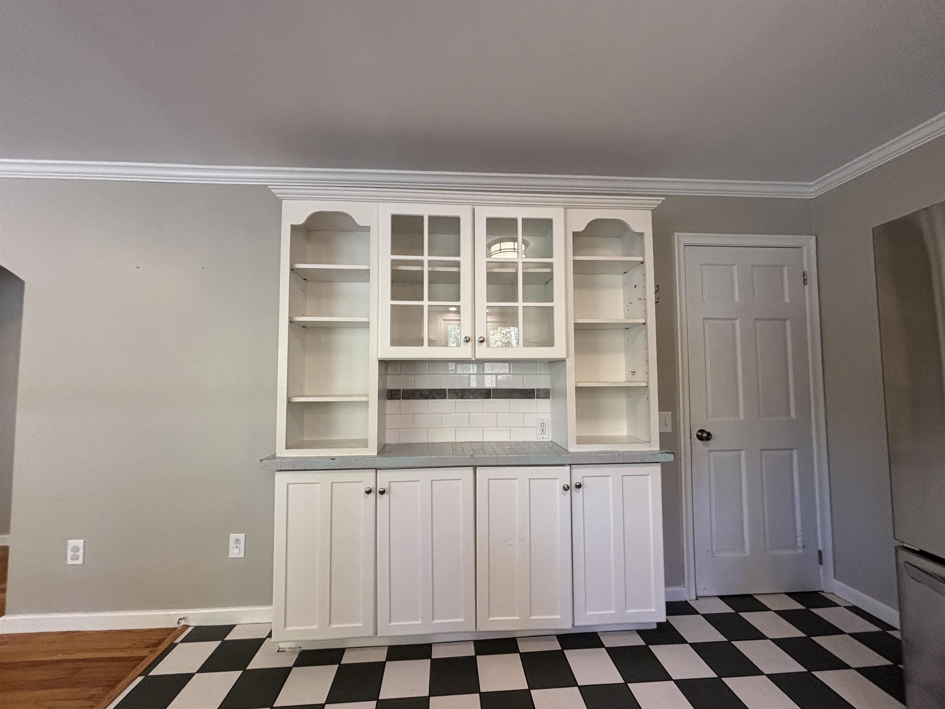 2 Lincoln Drive