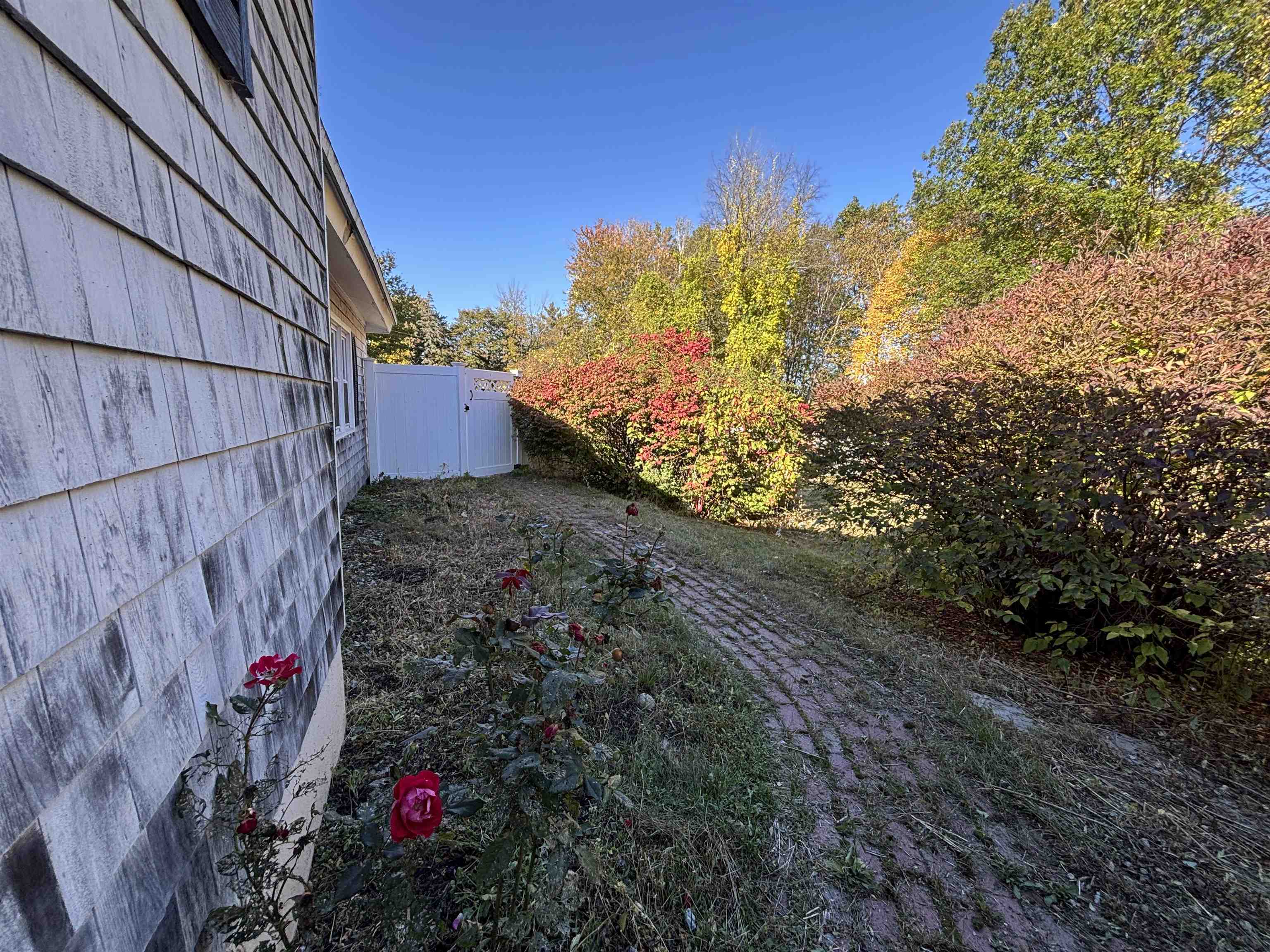 2 Lincoln Drive