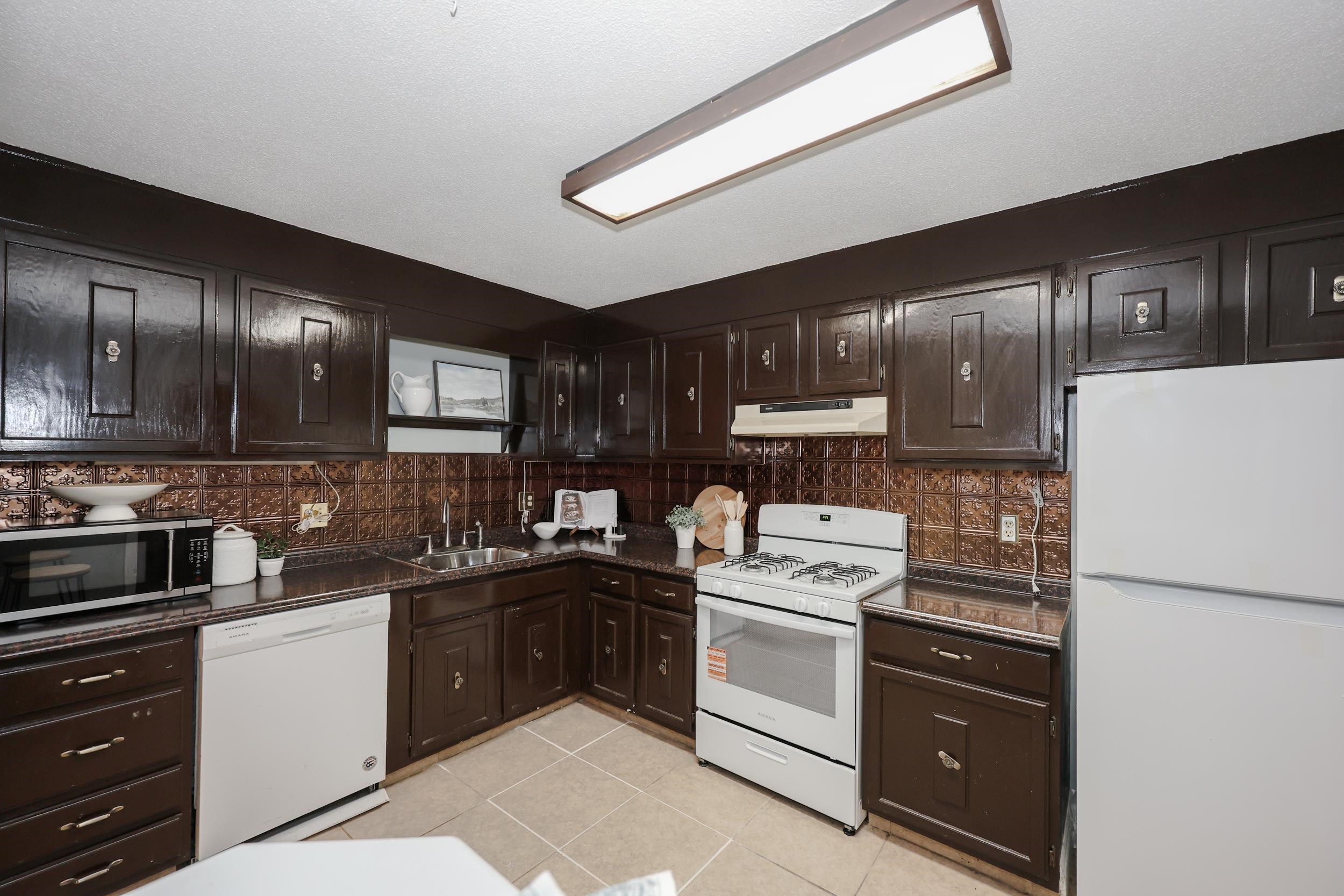 19 Country Club Drive Unit: 38