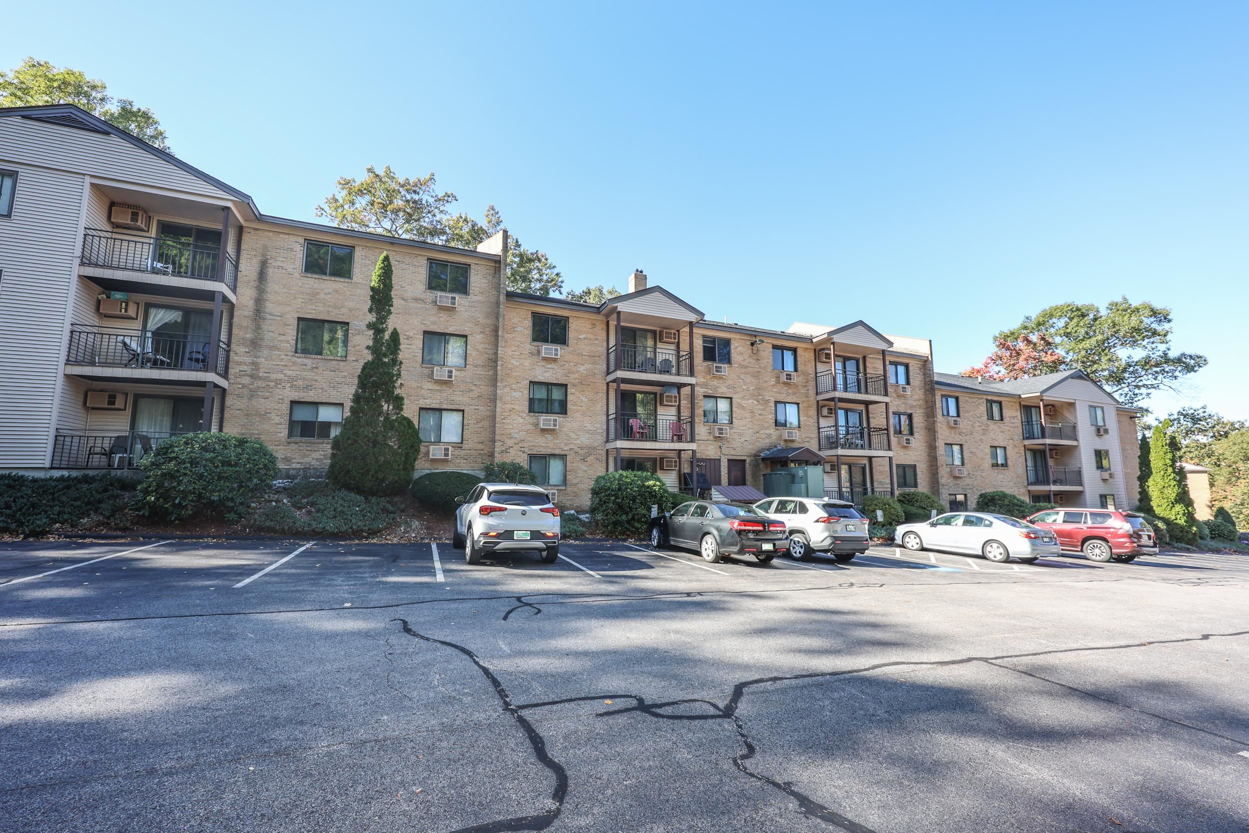 19 Country Club Drive Unit: 38