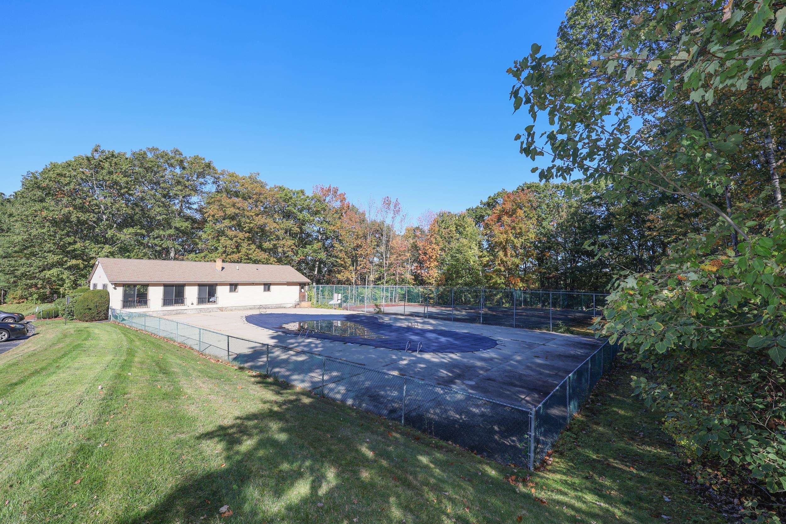 19 Country Club Drive Unit: 38