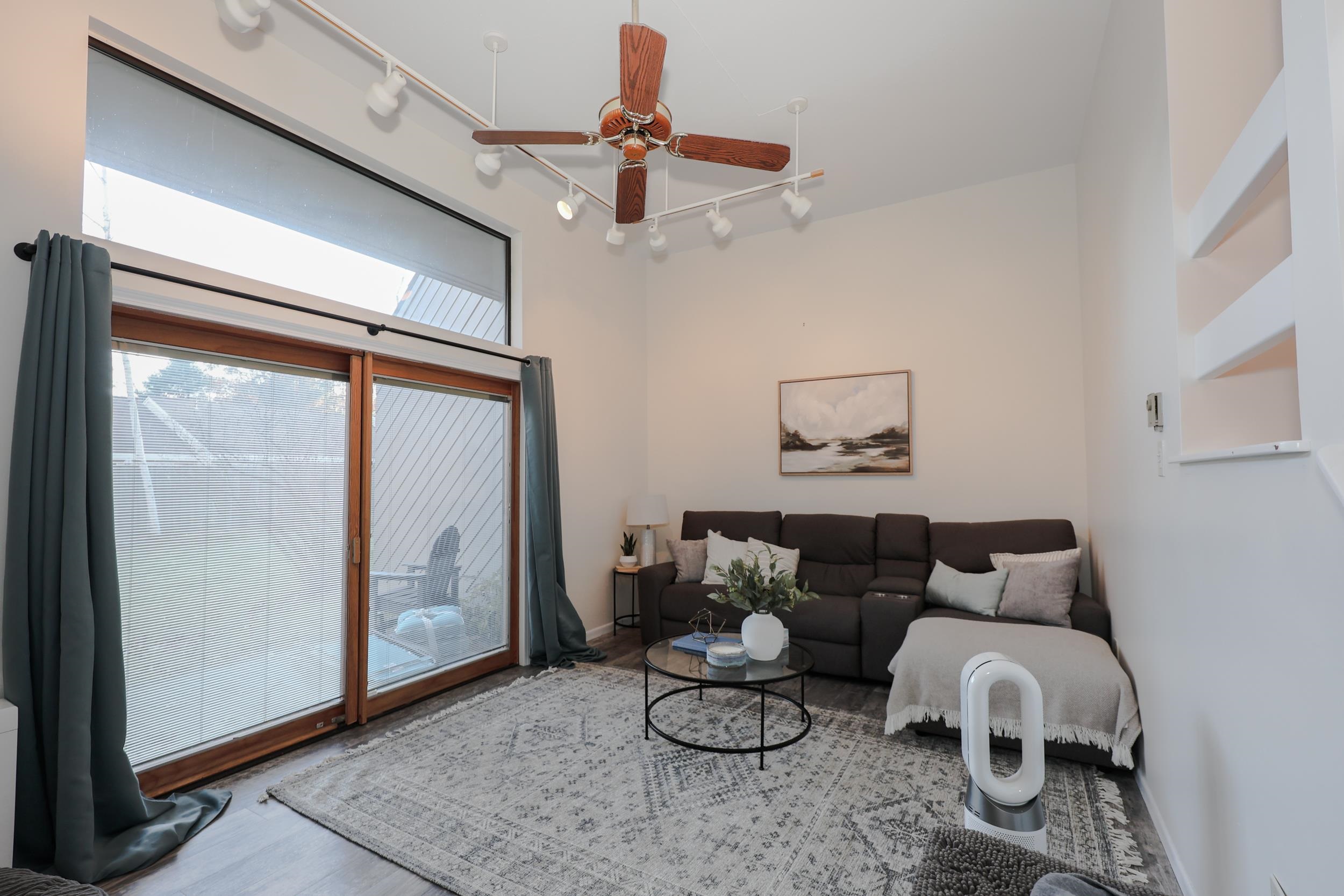 10 Pimlico Court