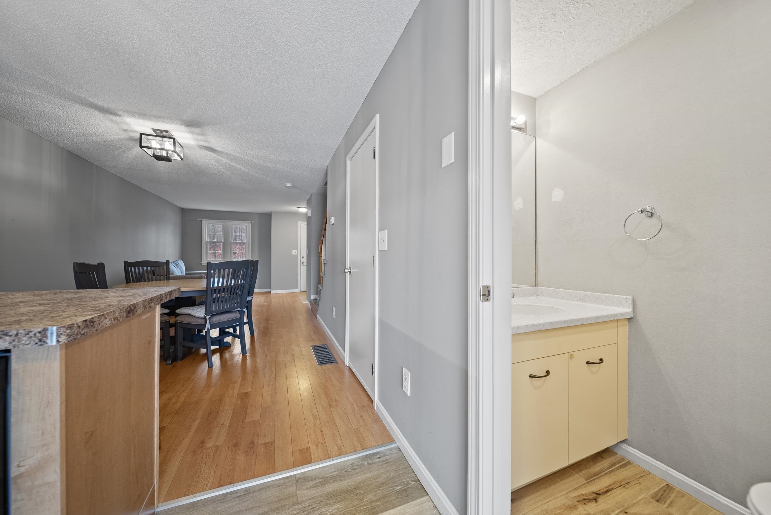 922 fox hollow Way Unit: 922
