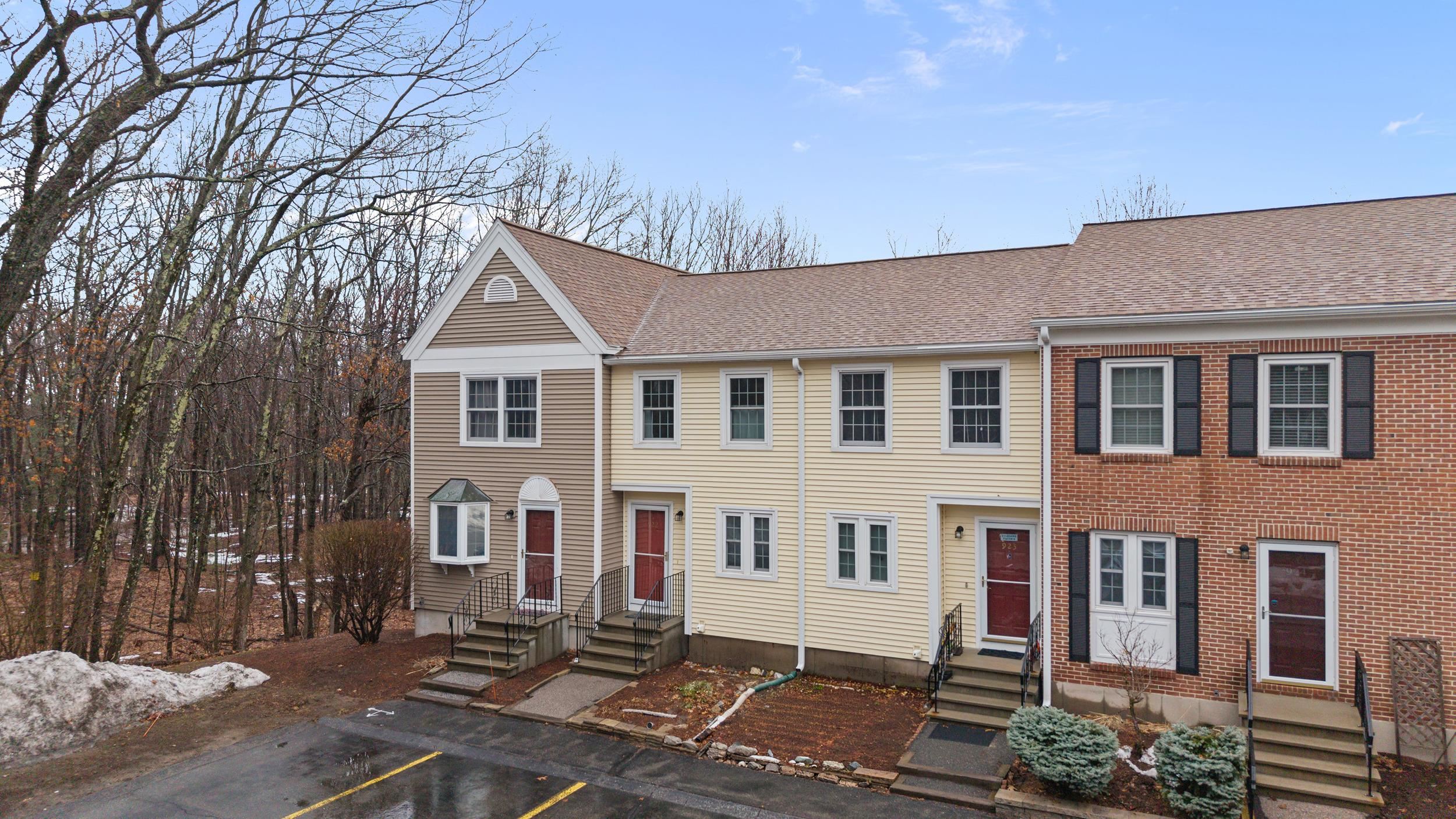 922 fox hollow Way Unit: 922