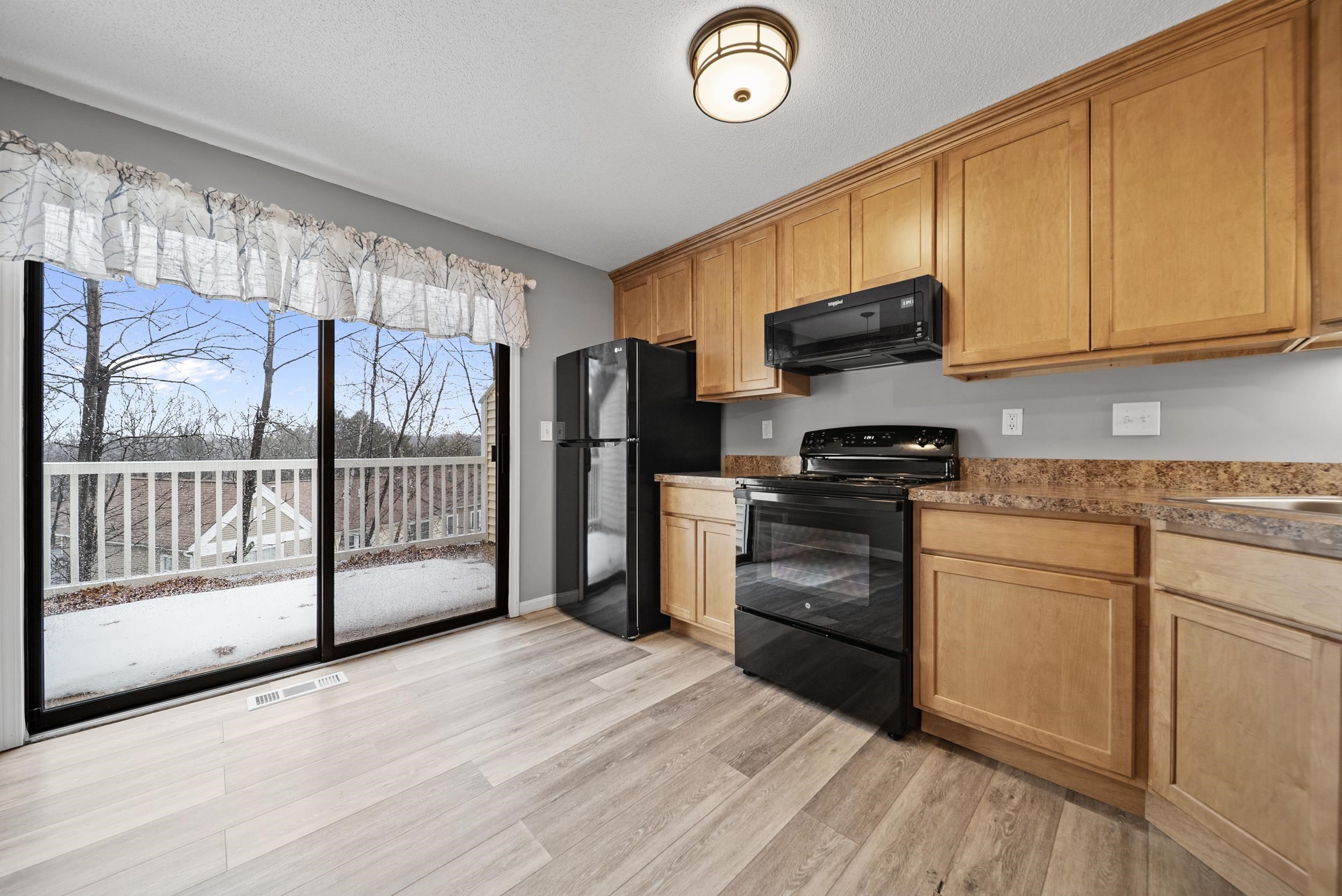 922 fox hollow Way Unit: 922