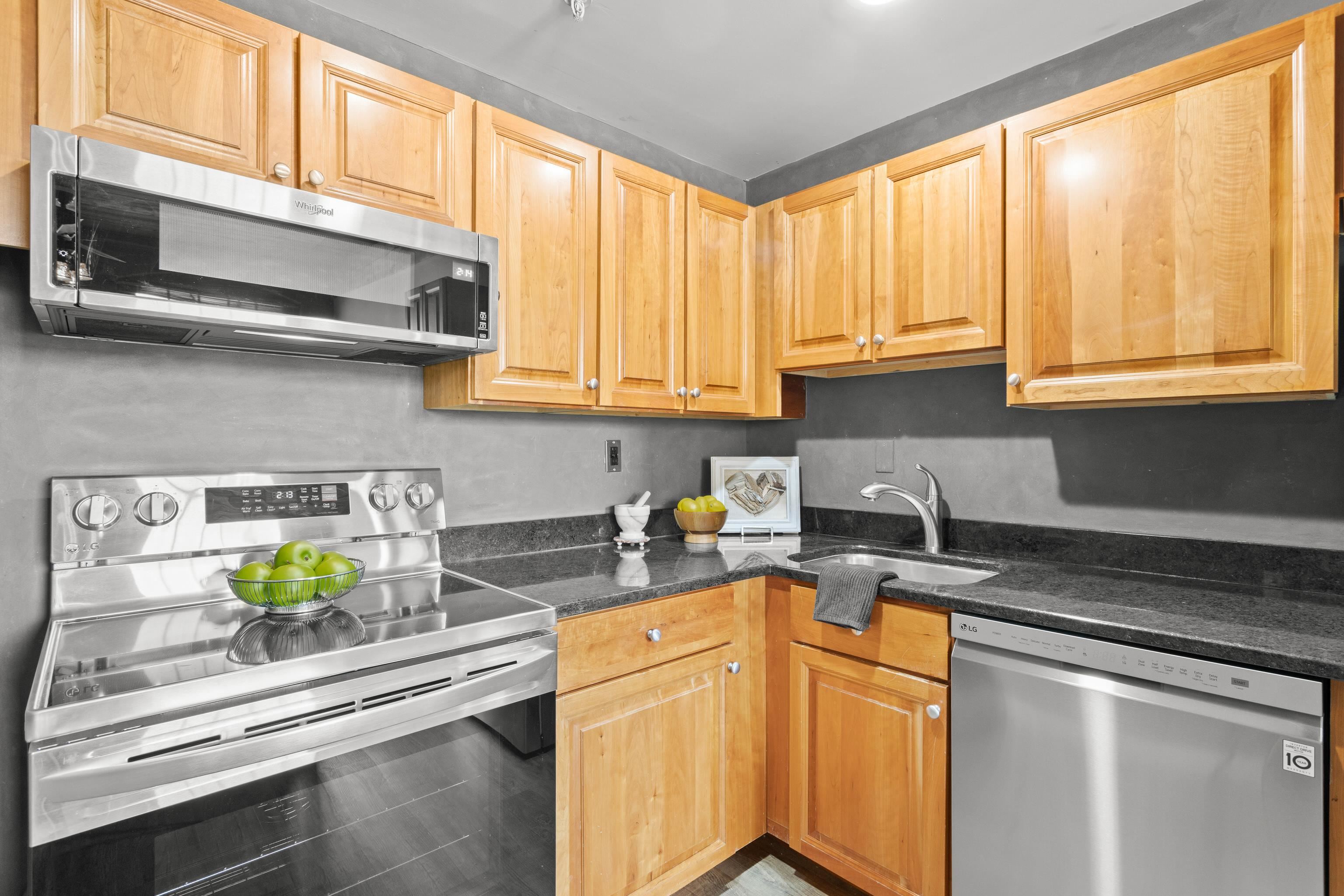 335 Cypress Street Unit: 2-S