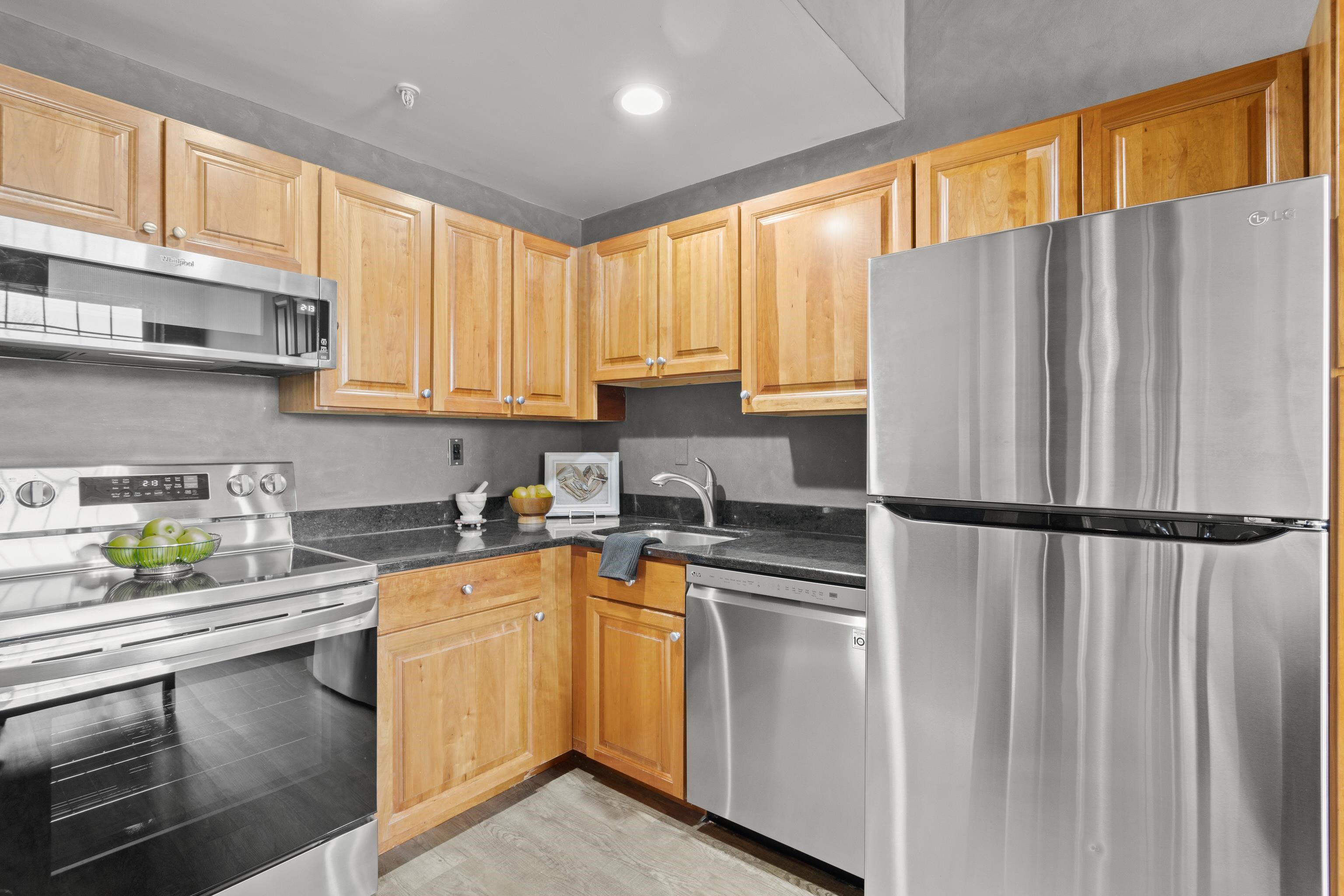 335 Cypress Street Unit: 2-S