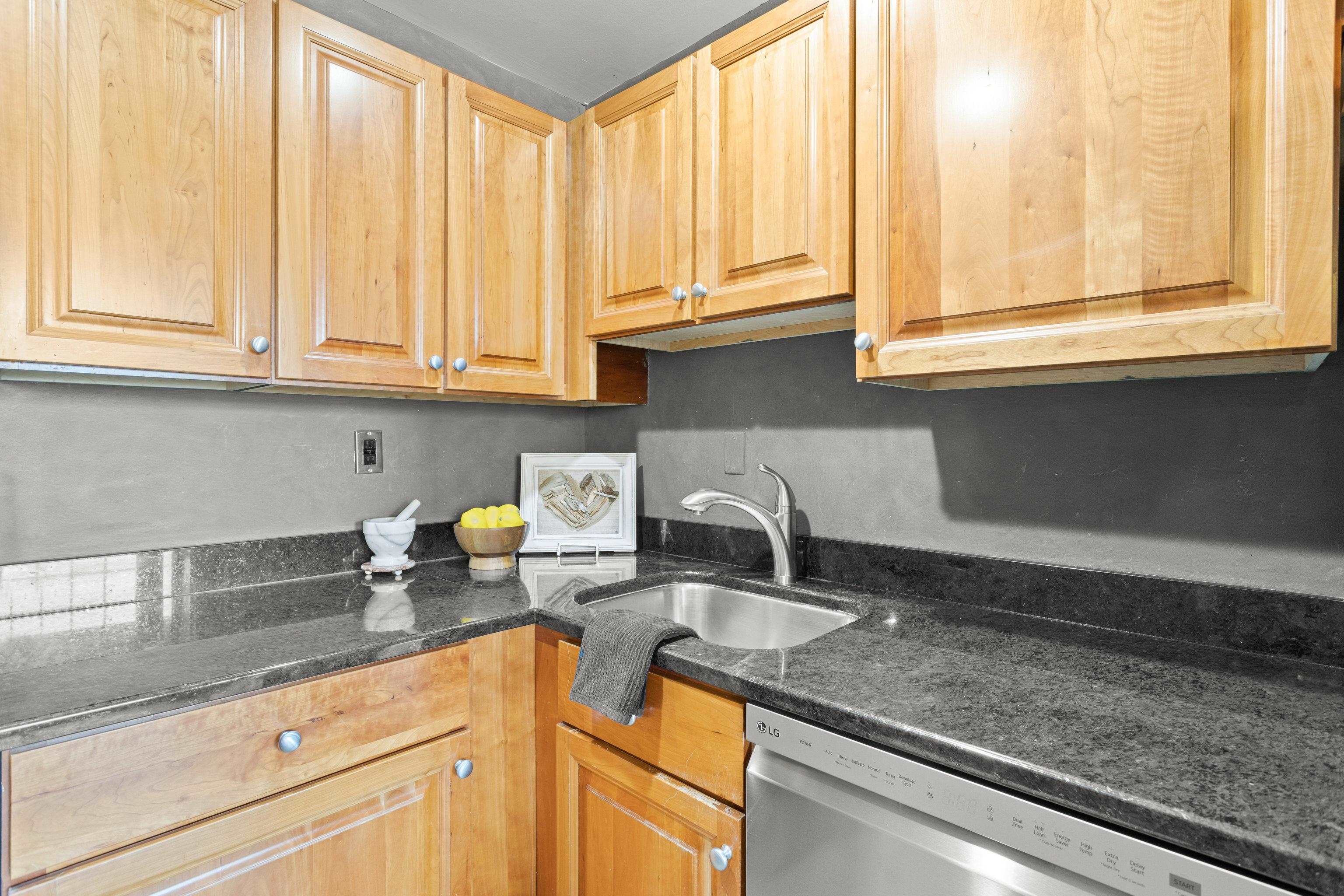 335 Cypress Street Unit: 2-S