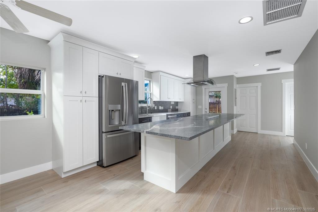 1036 NE Wright Avenue