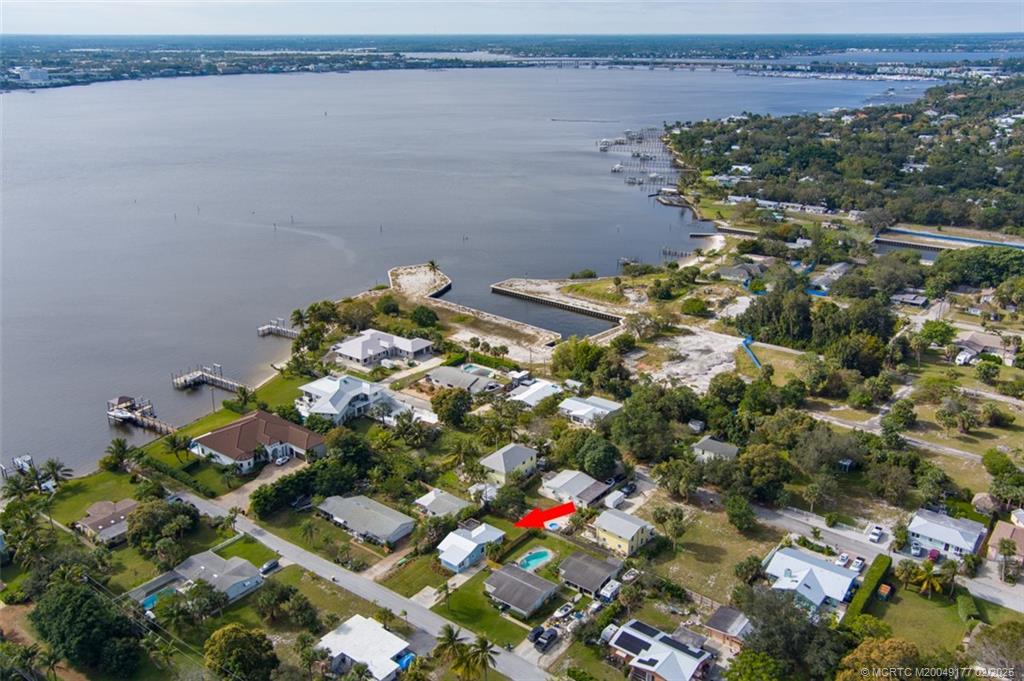 1036 NE Wright Avenue